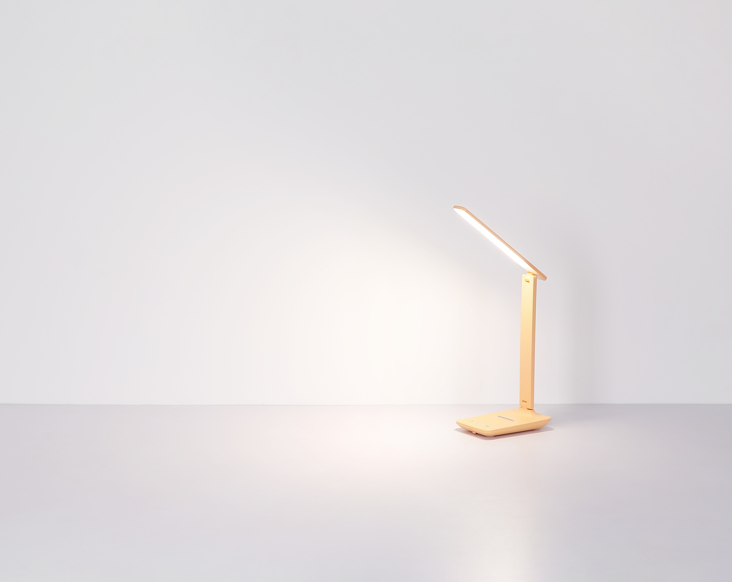 GLOBO LIGHTING LED Tischleuchte »BULLA«, Leuchtmittel LED-Modul | LED fest integriert, Tischlampe/Arbeitszimmer/Bürotischleuchte/pfirsichfarben