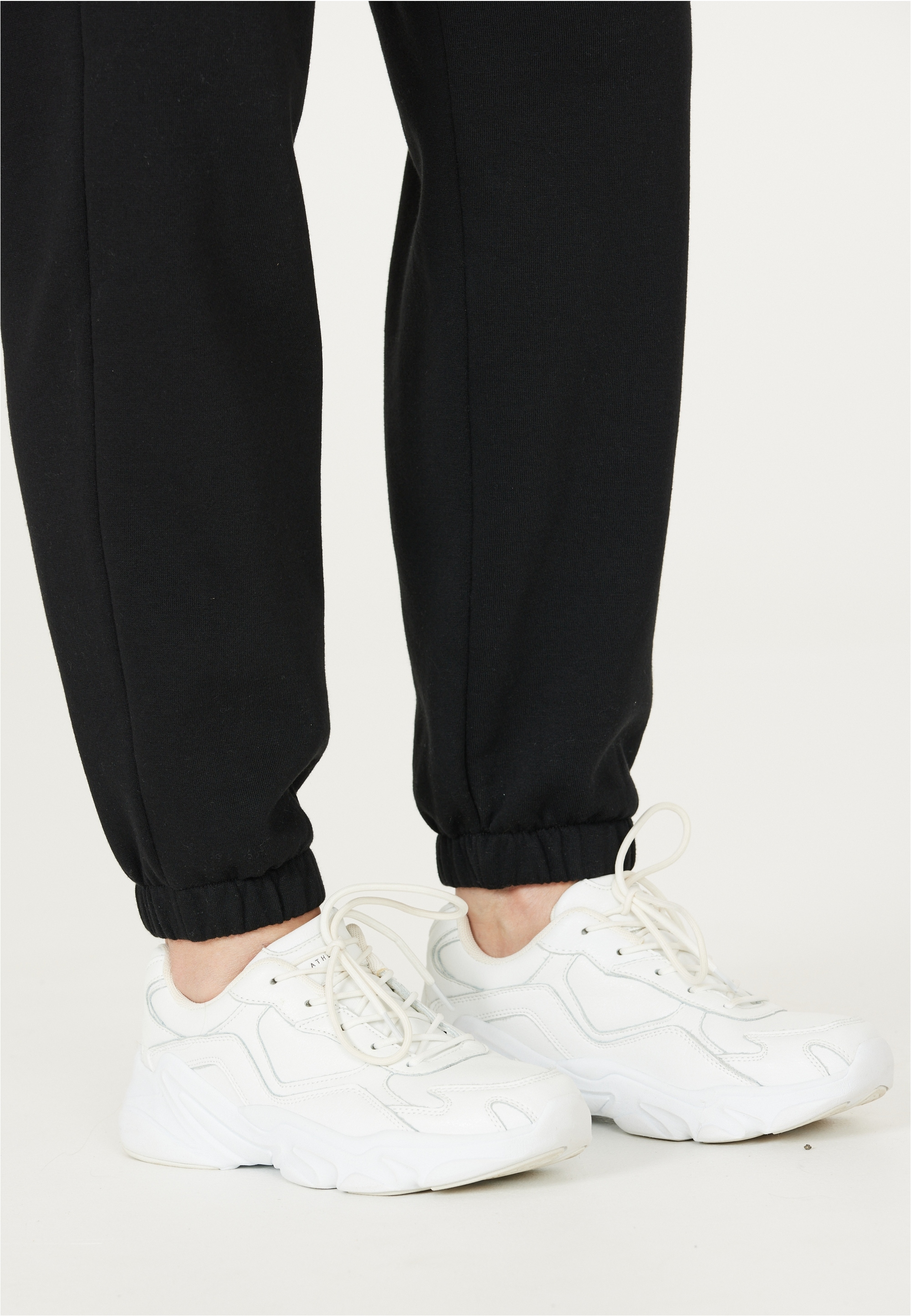 ATHLECIA Sweathose »Ruthie«, Im relaxten Look mit weichem Tragegefühl