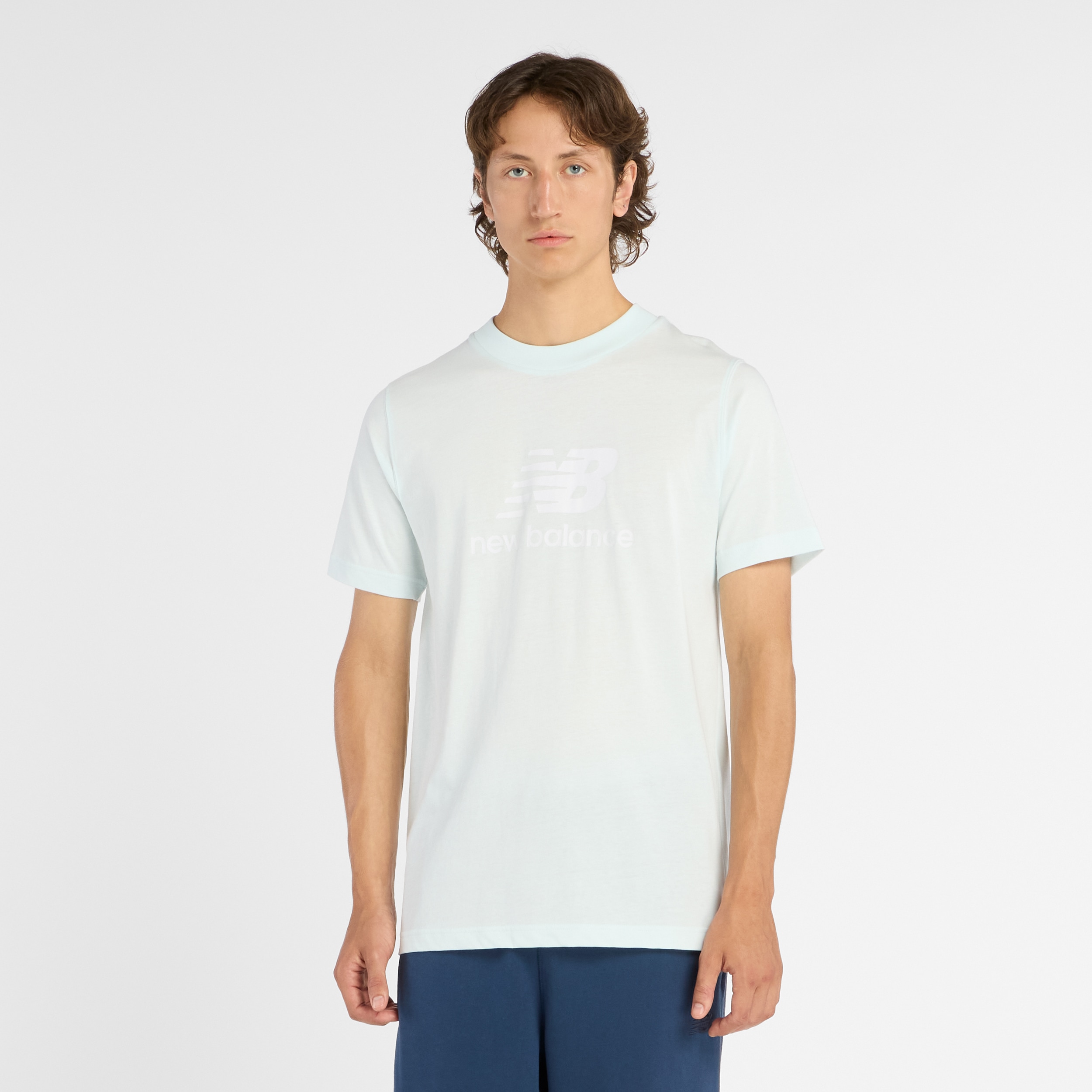 New Balance "SPORT ESSENTIALS LOGO T-SHIRT" sportliches T-Shirt, mit Kurzarmdesign, ohne Verschluss, aus Baumwolle