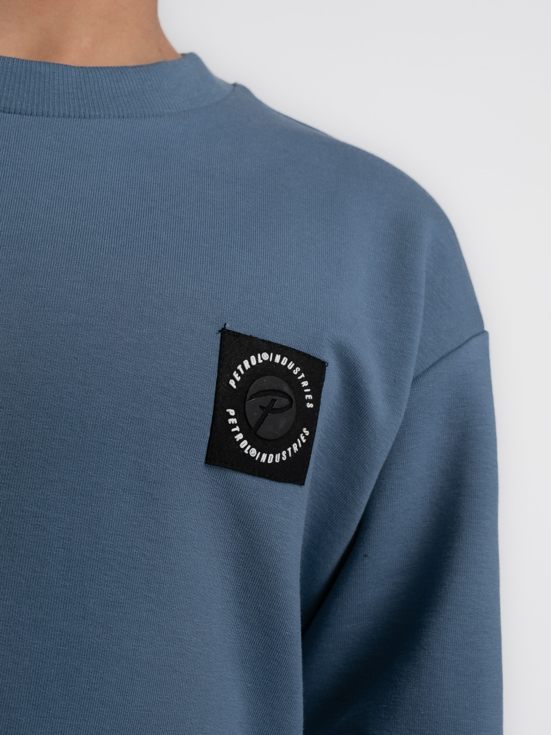 Petrol Industries Sweater, mit Prägung auf der Brust
