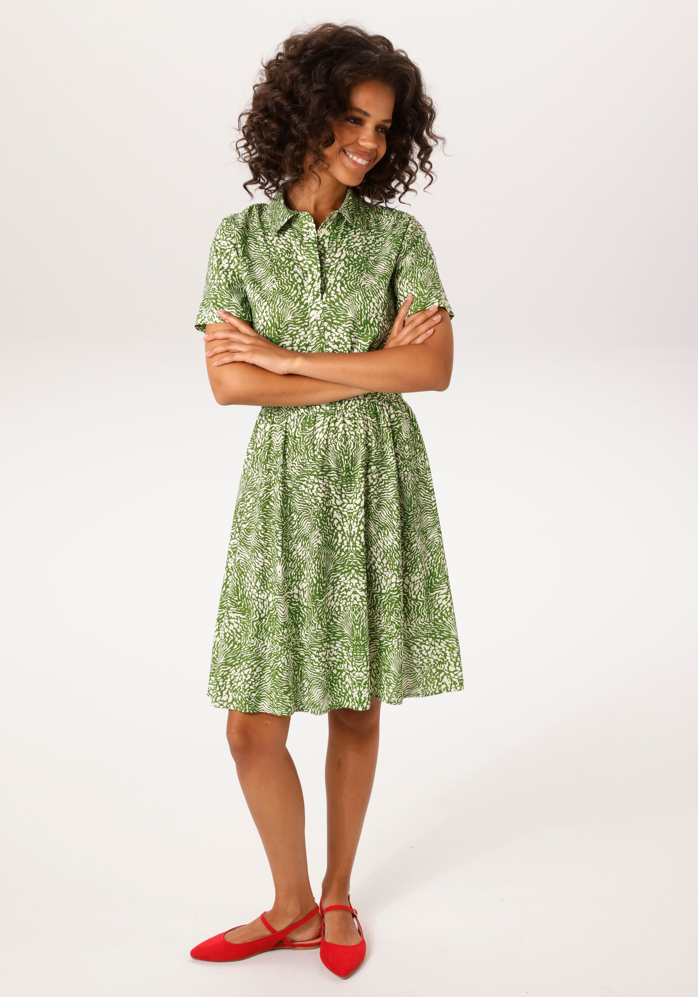 Aniston CASUAL Sommerkleid mit fantasievollem, grafischen Muster