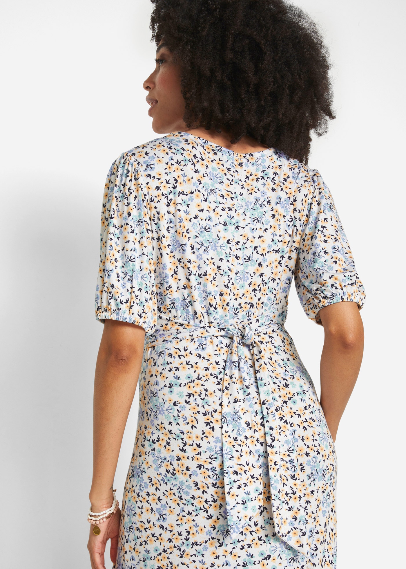 bonprix Stillkleid für festliche Anlässe, aus Viskose-Stretch, verlängerte Kurzarm-Form