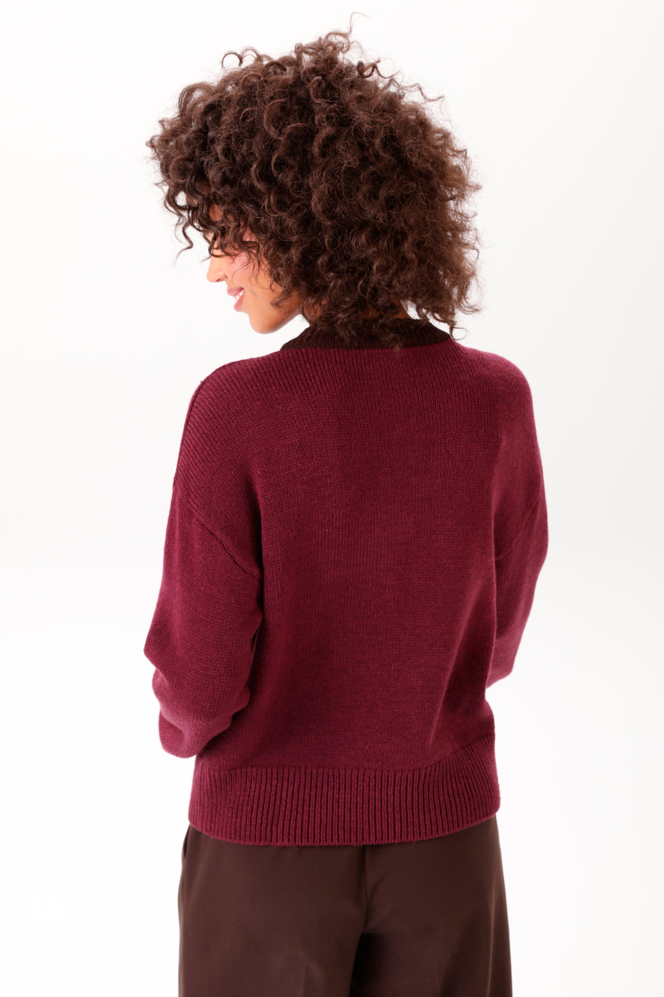 Aniston CASUAL Strickjacke mit dekorativen Knöpfen in Holzoptik zu schließen - NEUE KOLLEKTION