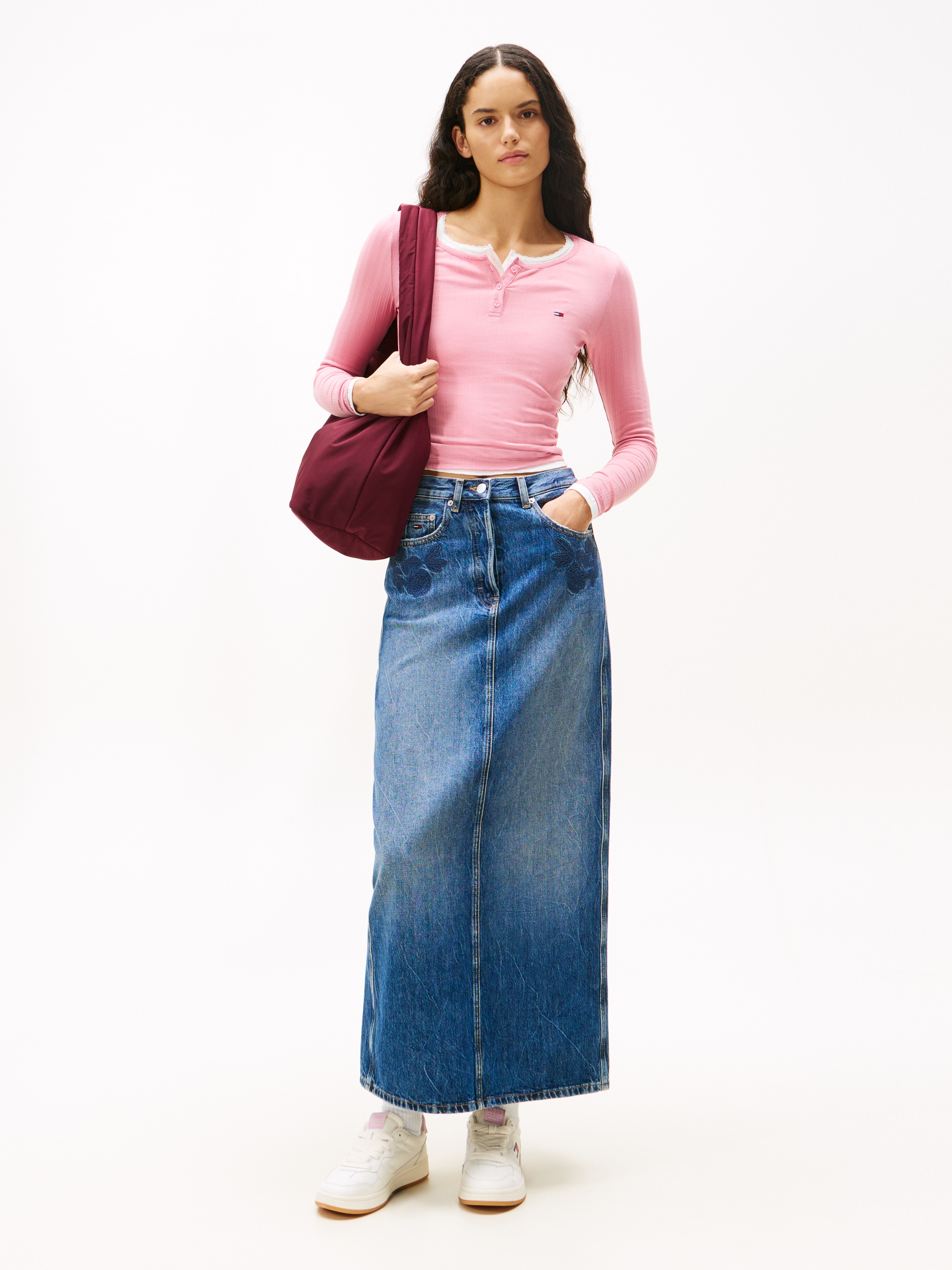 Tommy Jeans Jeansrock »LAYLA MAXI SKIRT CBF DI2057«, mit Stickerei