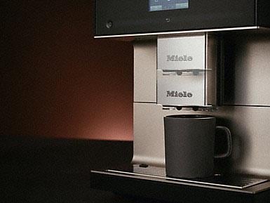 Miele Kaffeevollautomat »CM7550 CoffeePassion, inkl. Milchgefäß,  Kaffeekannenfunktion«, Gutschein für Isolierkanne und 3kg Kaffee im Wert  von UVP 218,- € auf Rechnung | BAUR