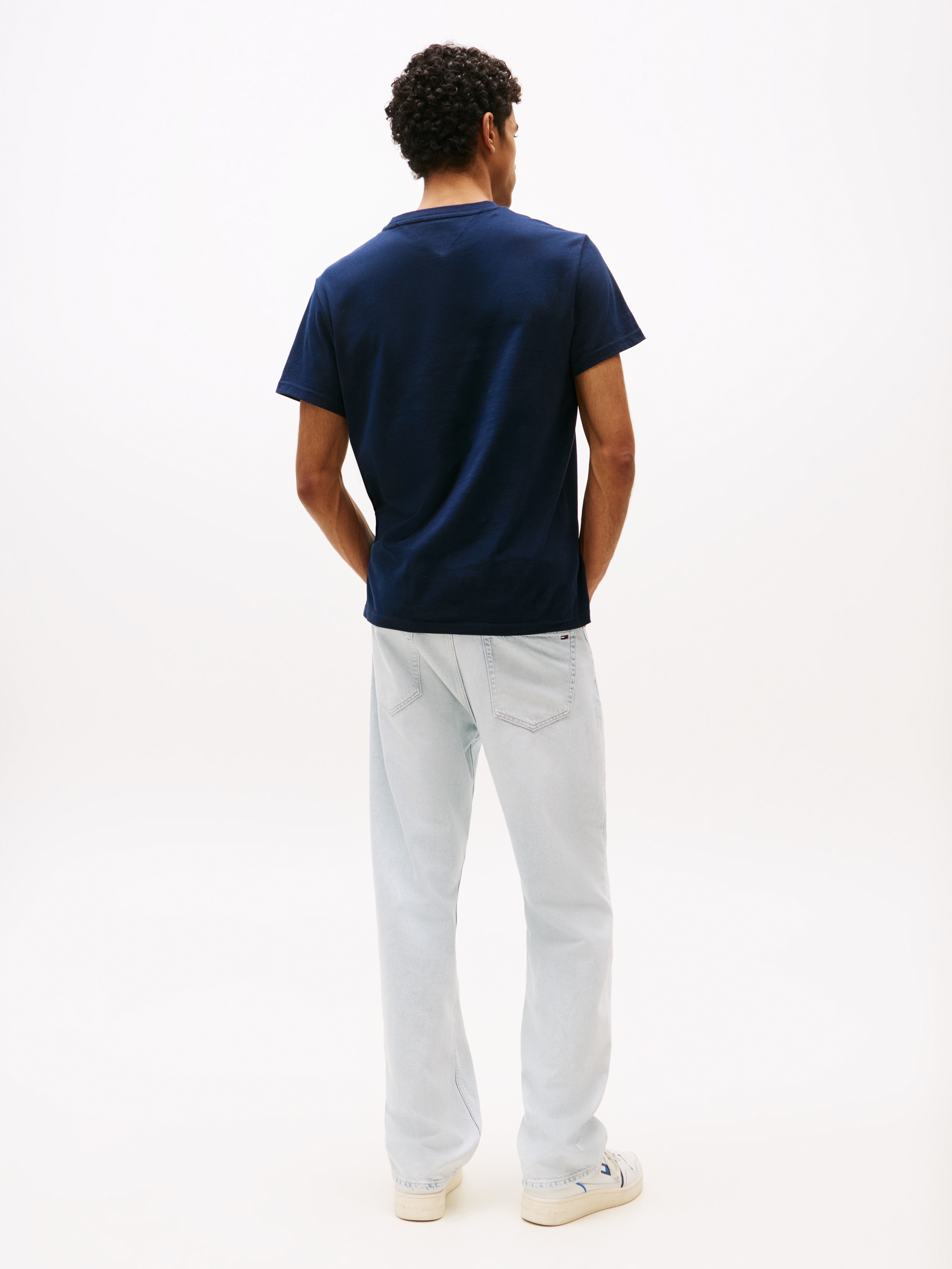 Tommy Jeans T-Shirt »TJM SLIM POP COLOR FLAG TEE EXT«, Mit Rundhalsausschnitt