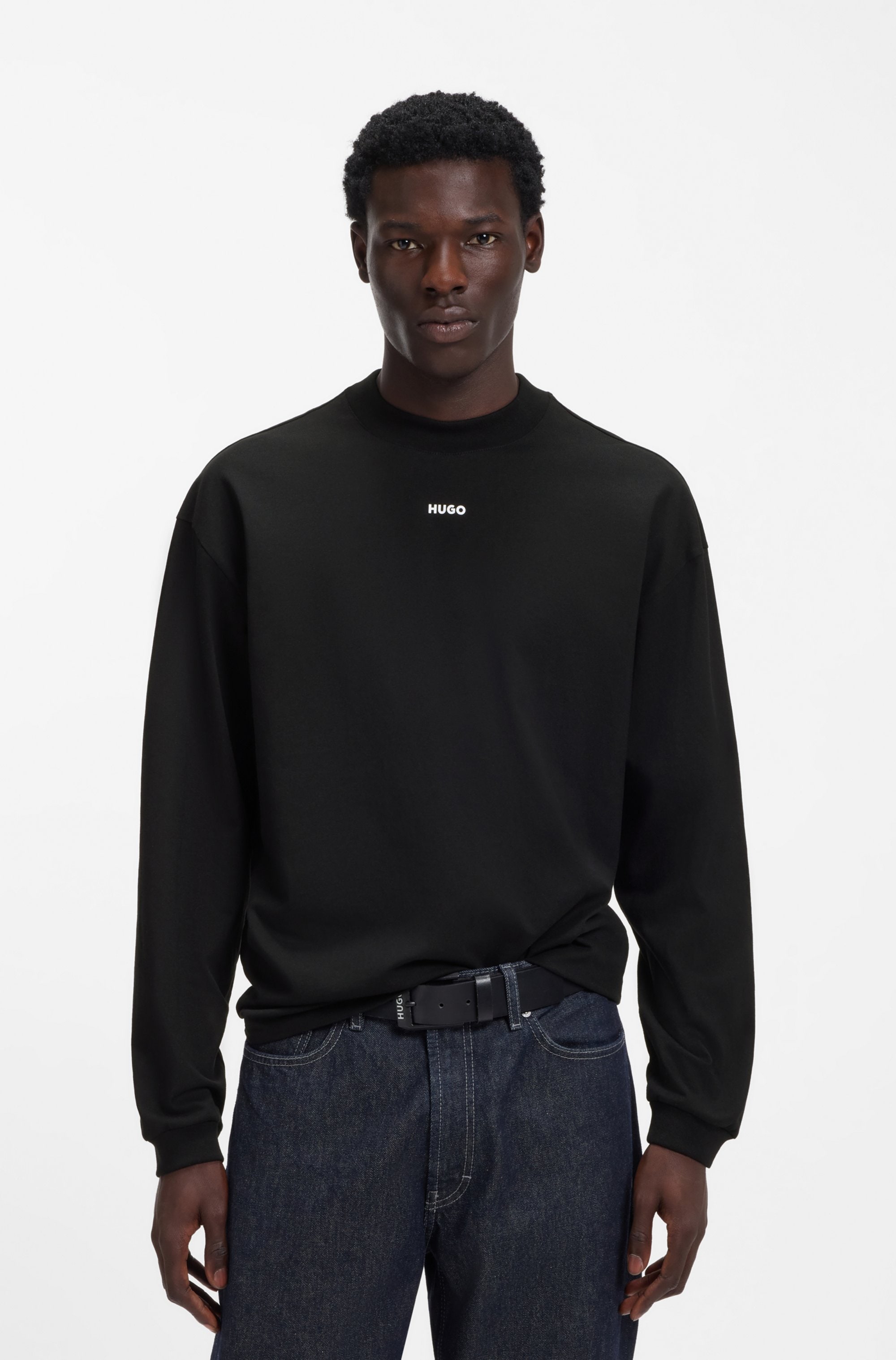 HUGO Langarmshirt "Daposo" Rundhalsausschnitt, Relaxed Fit, Ärmelbündchen