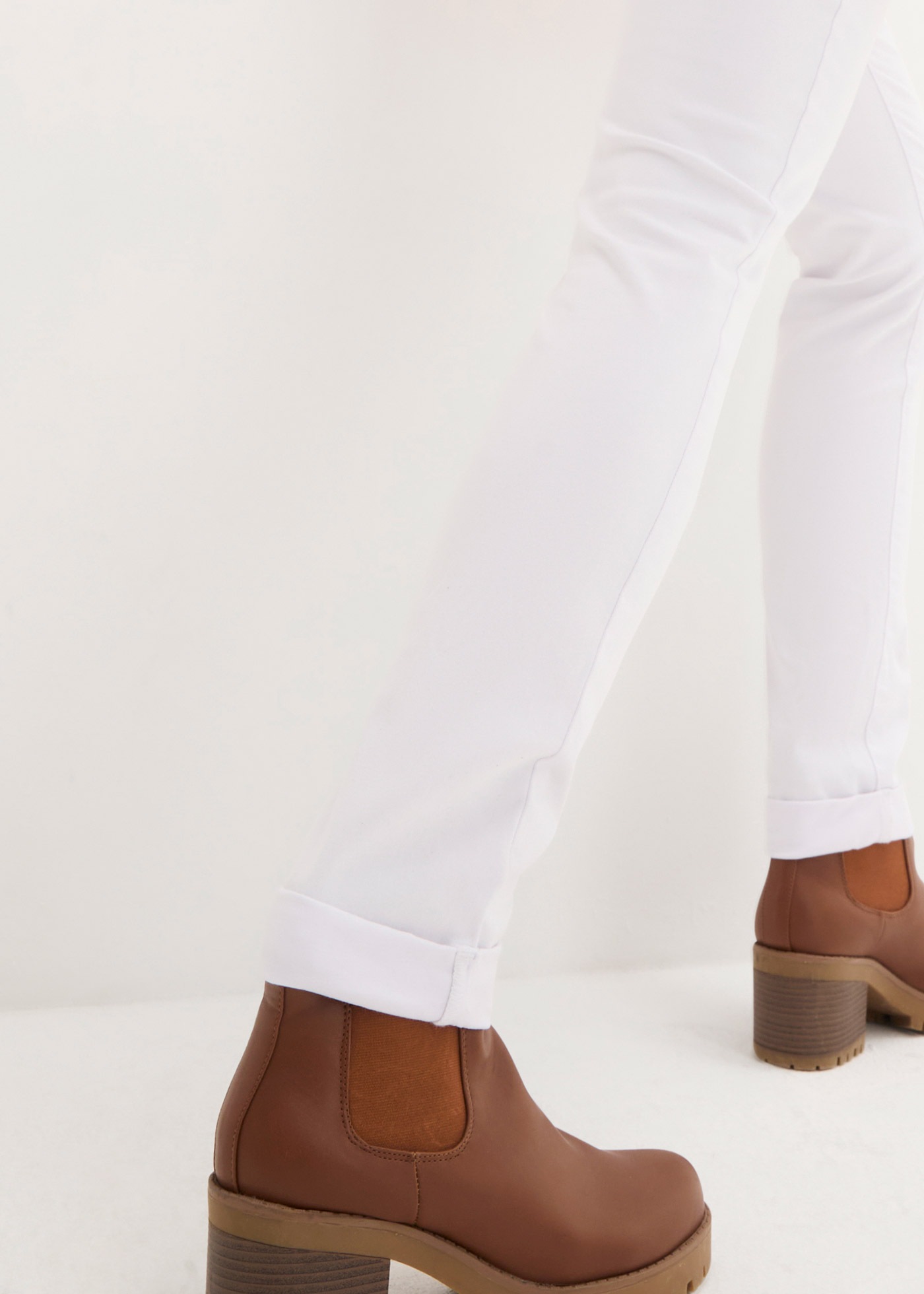 Thumbnail - bonprix Straight-Jeans "Straight Jeans Mid Waist, Stretch" Regular Fit, mit Aufschlag, im Five-Pocket-Style