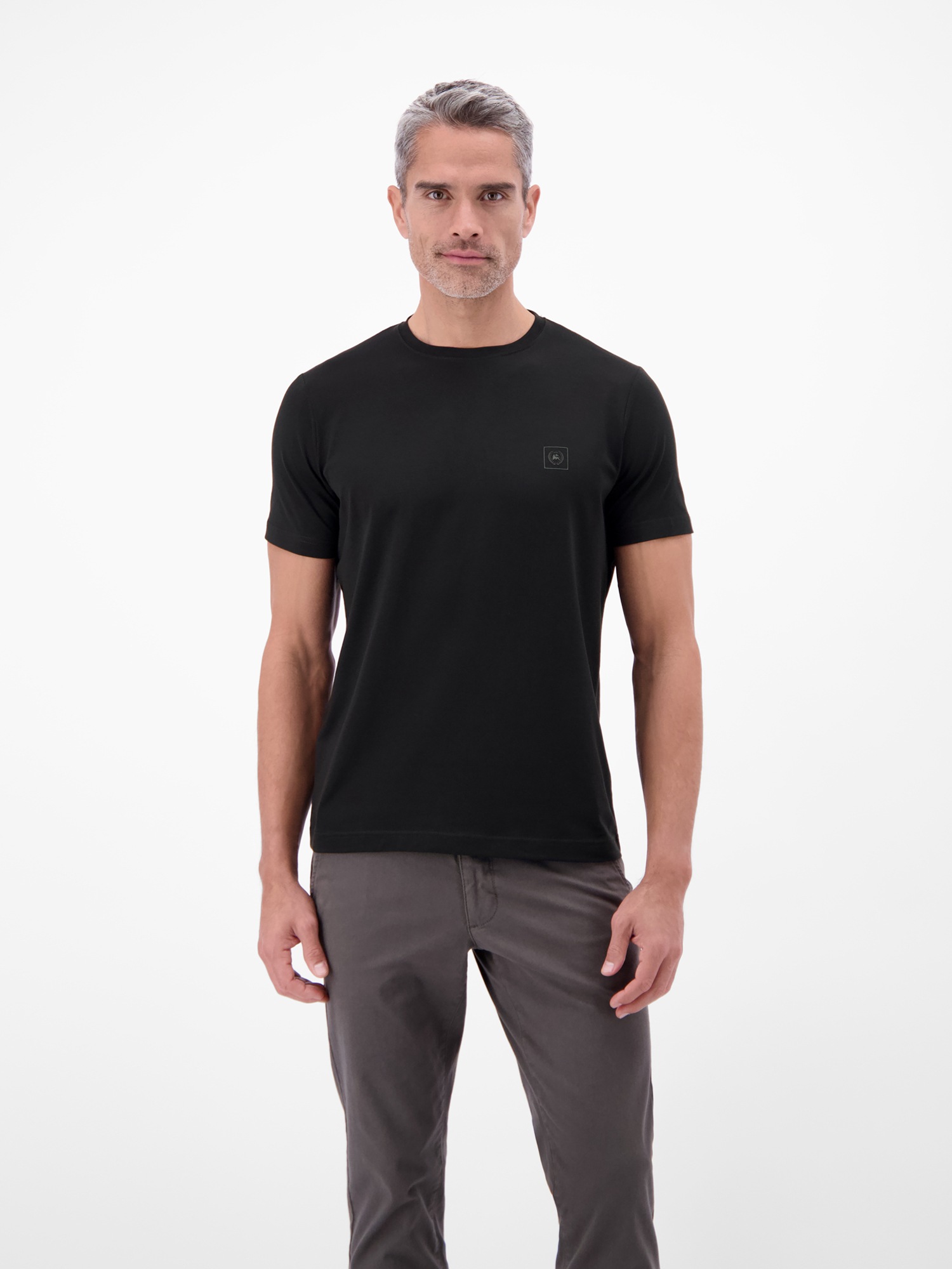 T-Shirt LERROS, Herren, Gr. M, schwarz, Single Jersey, Obermaterial: 95% Baumwolle, 5% Elasthan, unifarben, regular fit taillenbedeckt, Rundhals, Shirts T-Shirt, mit Logo Stickerei