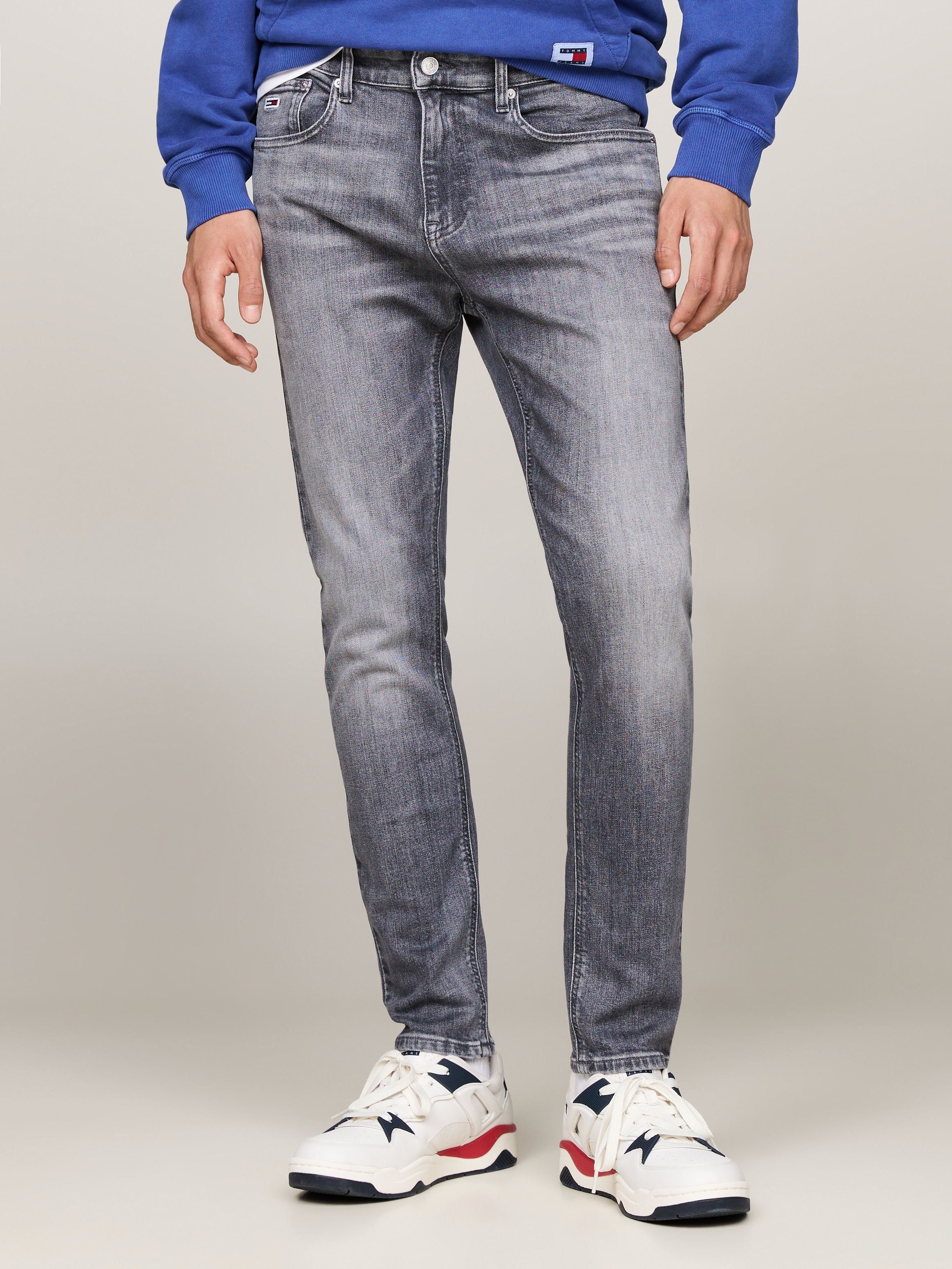 Tommy Jeans "Austin Slim Tapered" zum Knöchel hin schmaler werdende Jeans m günstig online kaufen