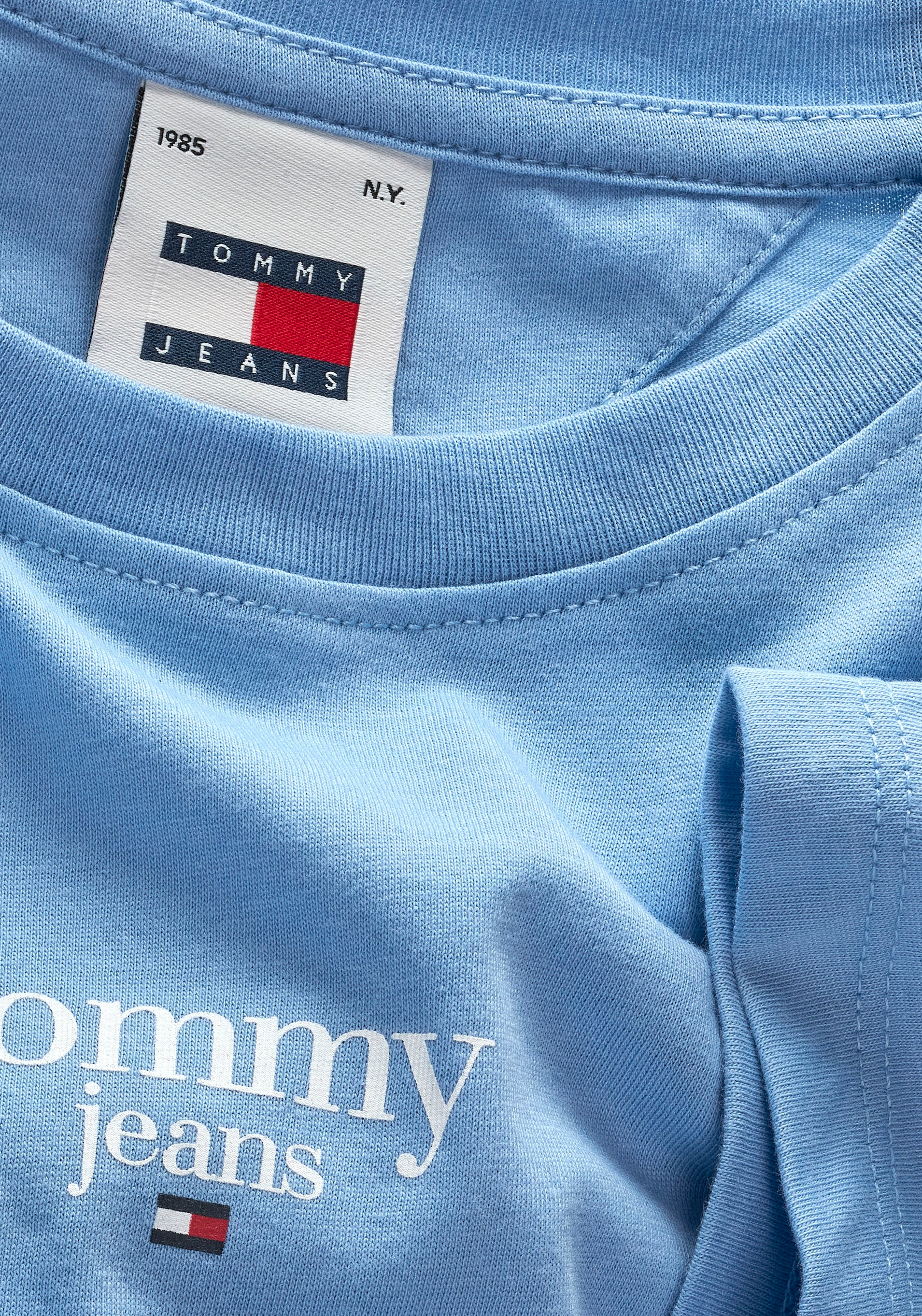 Tommy Jeans Rundhalsshirt »TJW SLIM ESSENTIAL LOGO 1 SS EXT«, mit Tommy Jeans Logoschriftzug, Rundhals