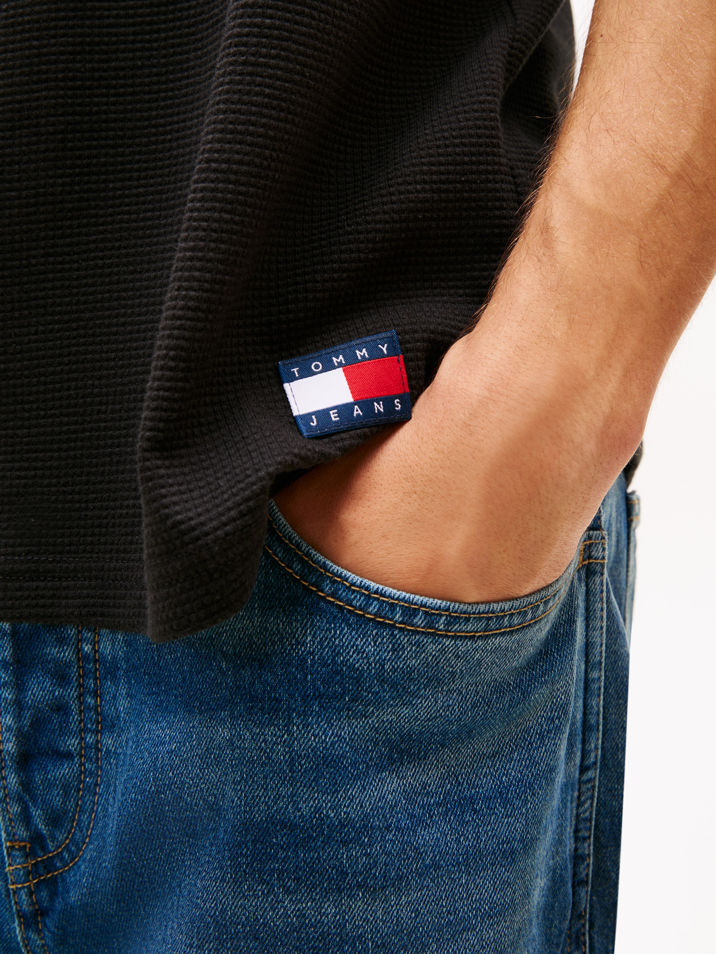 Tommy Jeans T-Shirt »TJM REGULAR WAFFLE« Regular fit mit Rundhalsausschnitt