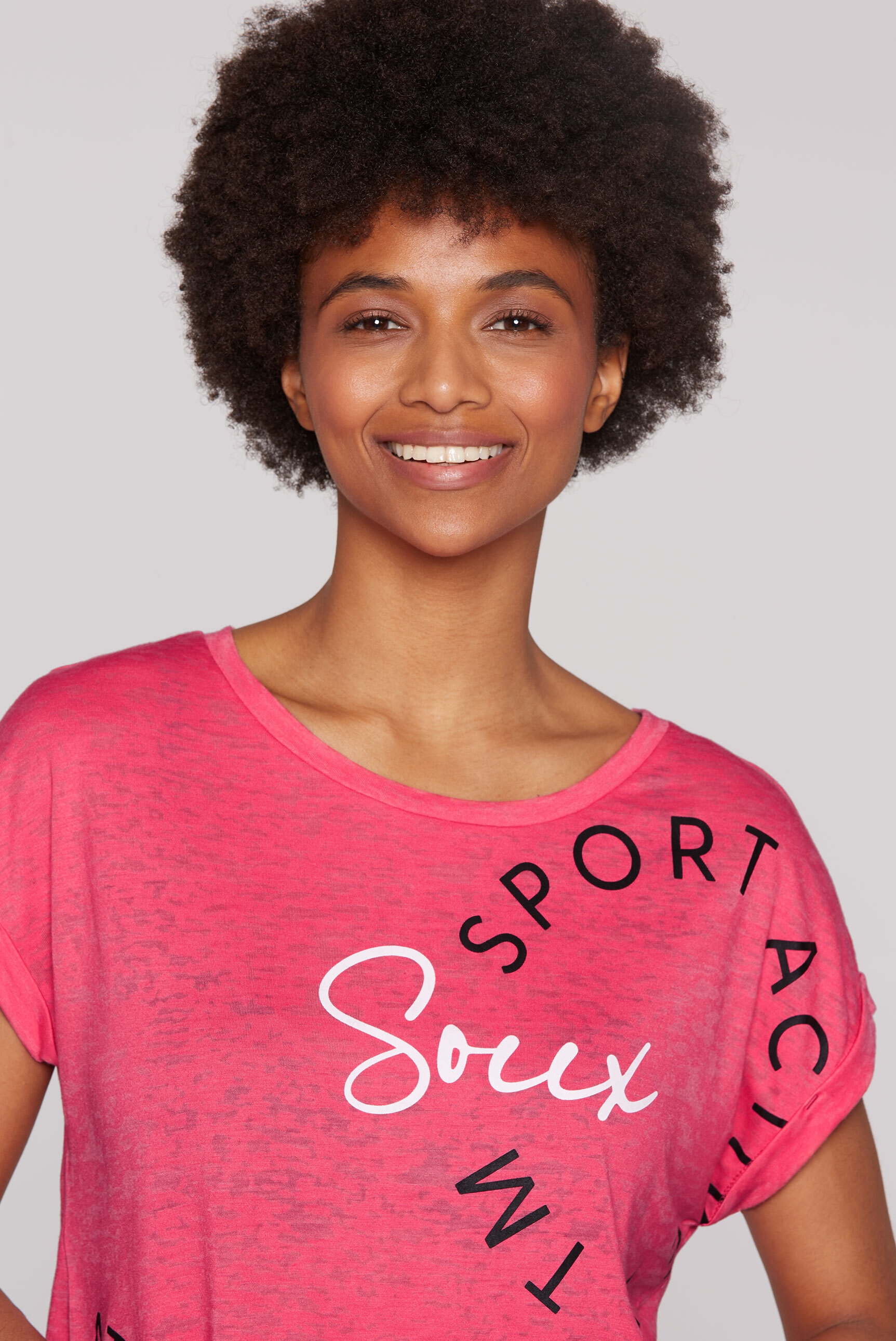 SOCCX Rundhalsshirt, mit fixierten Turn-Up-Ärmeln