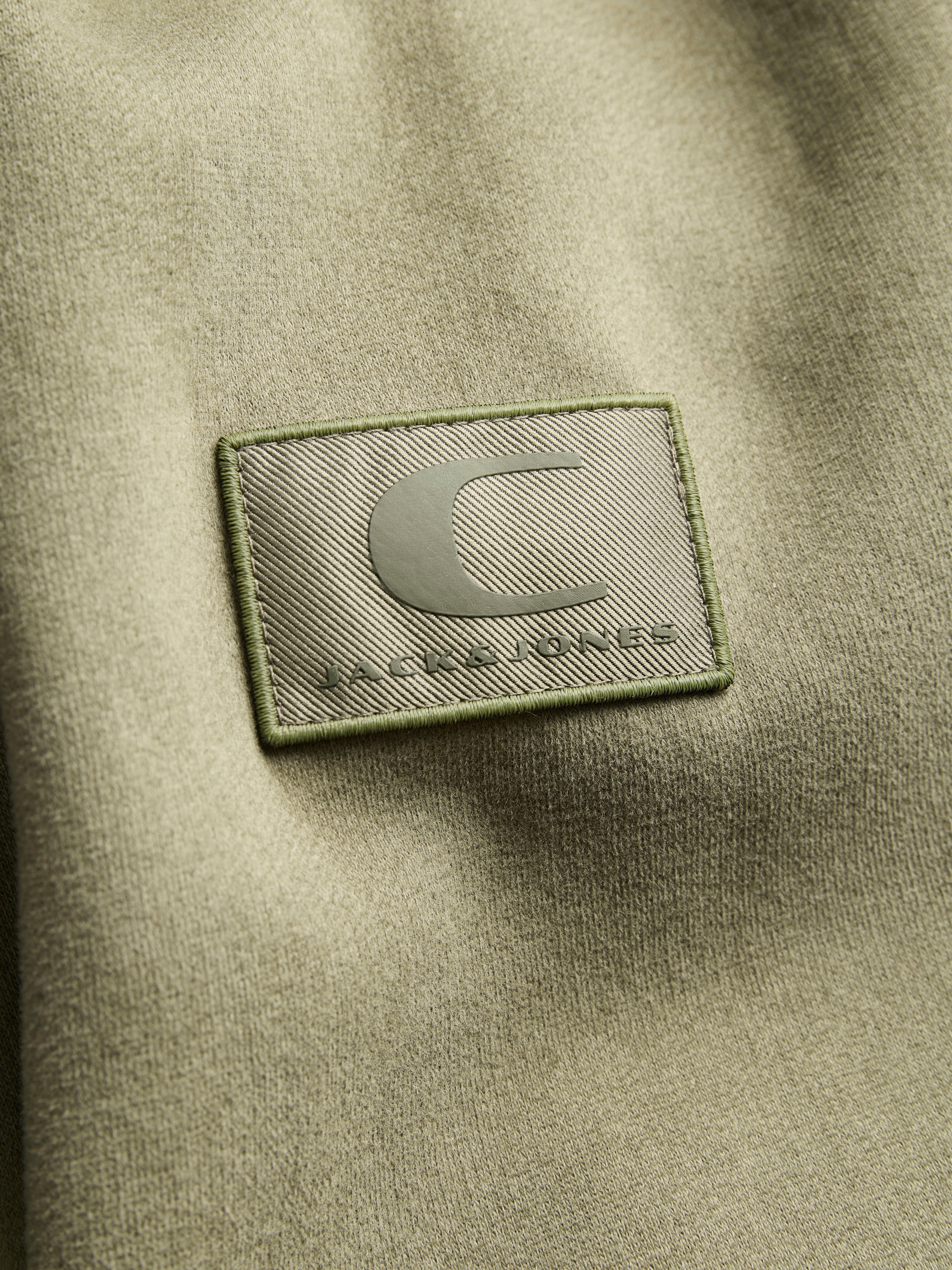 Jack & Jones PlusSize Kapuzensweatshirt »JCOPOINT SWEAT BADGE HOOD BF PLS«
