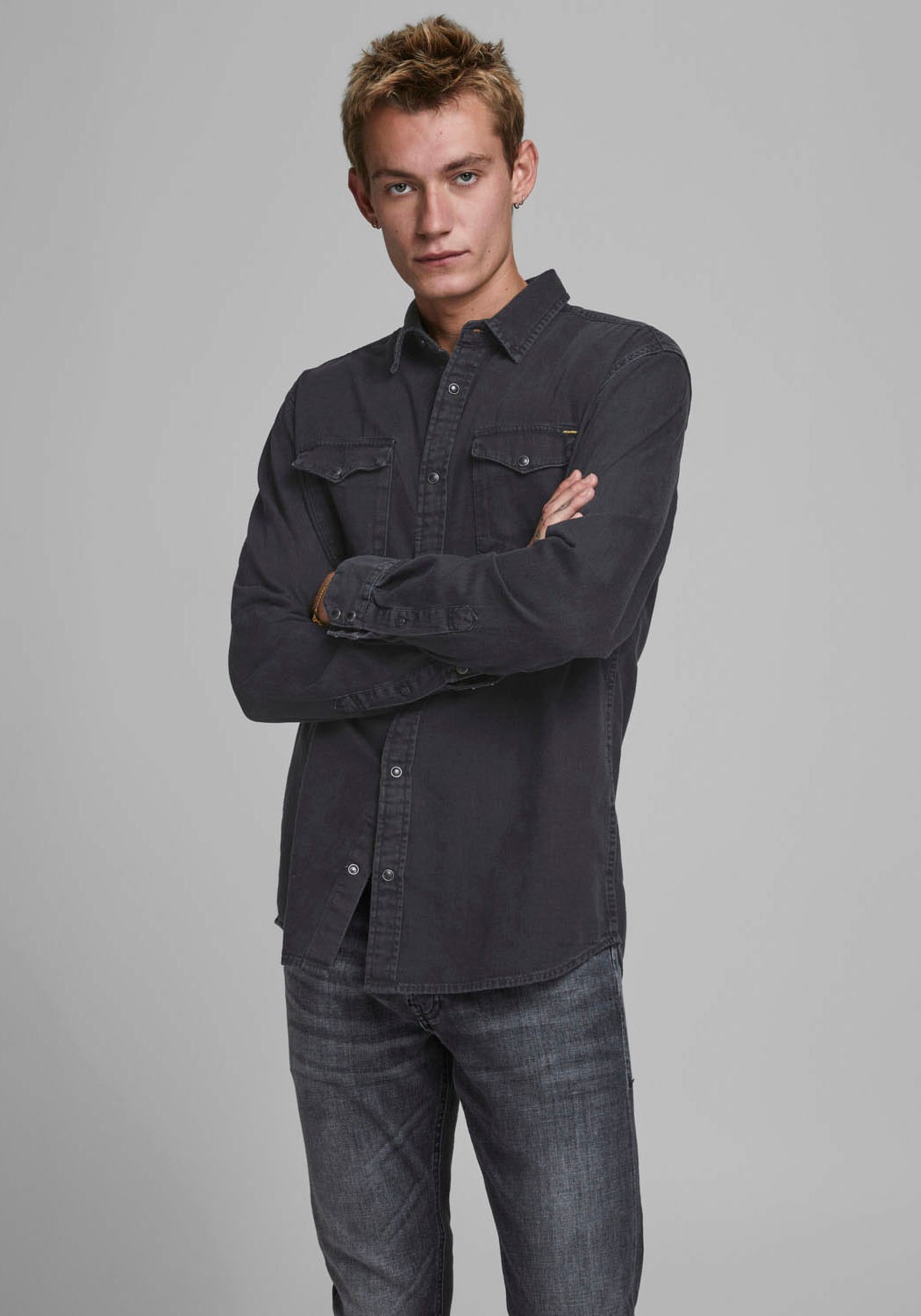 Jack & Jones "JJESHERIDAN SHIRT L/S NOOS" mit angesetzter Brusttasche