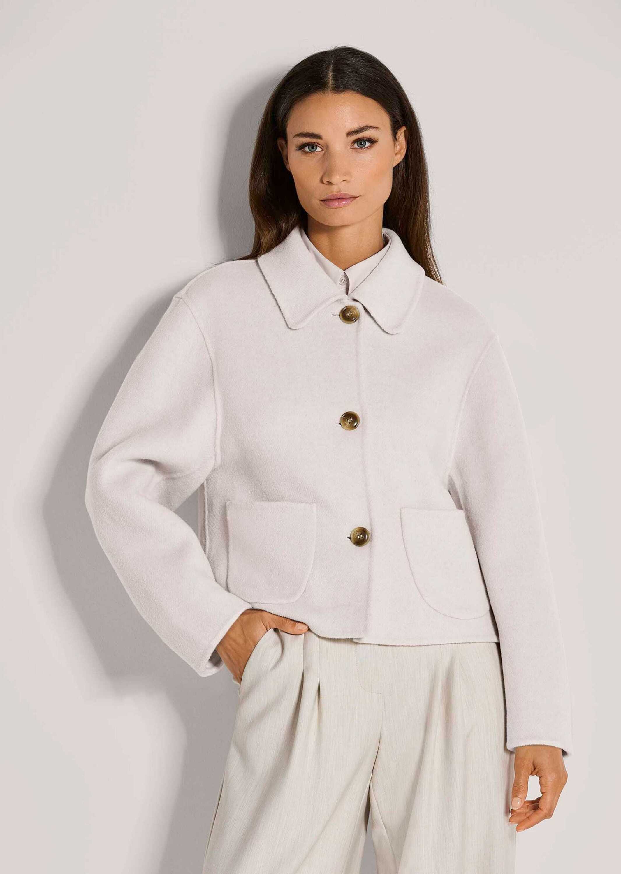 Thumbnail - MADELEINE Kurzjacke "Kurzjacke Modische Jacke mit asymmetrischem Kragen" Doublefaceverarbeitung