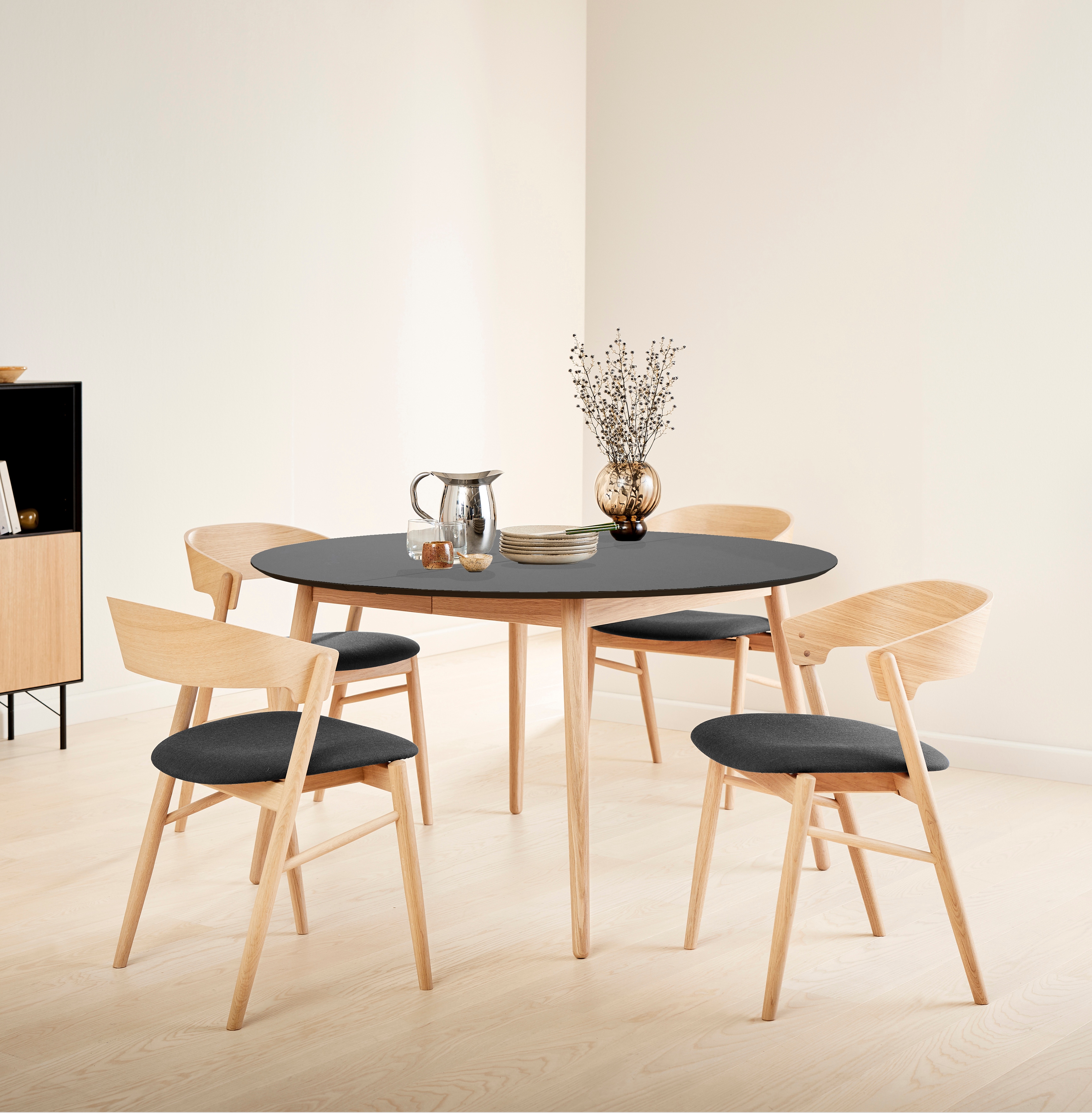Hammel Furniture "Meza Designtisch mit Auszugsfunktion und 2 Einlegeplatten" Ø135(231) cm, runde Tischplatte aus MDF/Laminat, Massivholzgestell