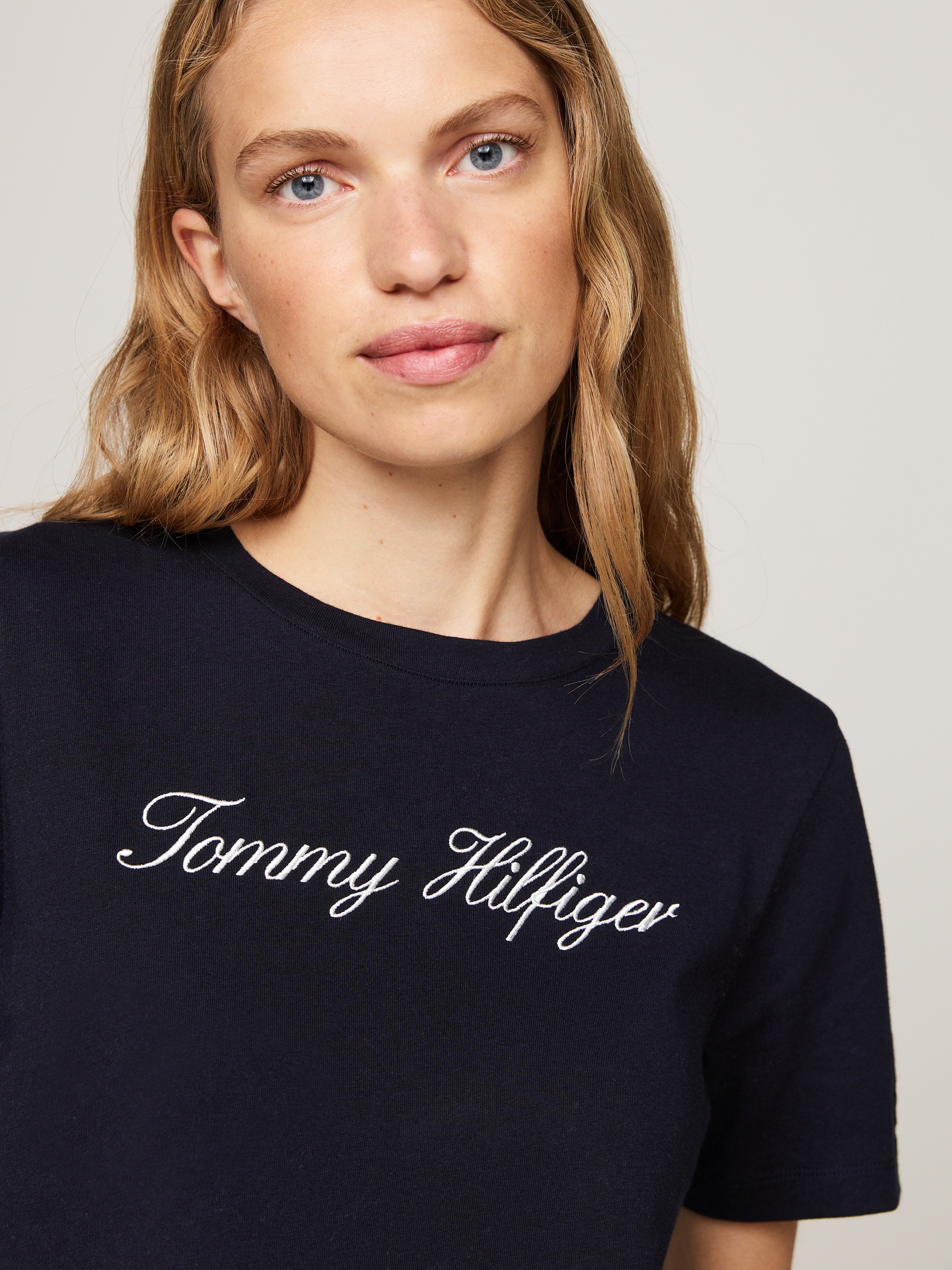 Tommy Hilfiger T-Shirt "NOS SCRIPT REGULAR C-NK SS", mit Rundhals und kontr günstig online kaufen
