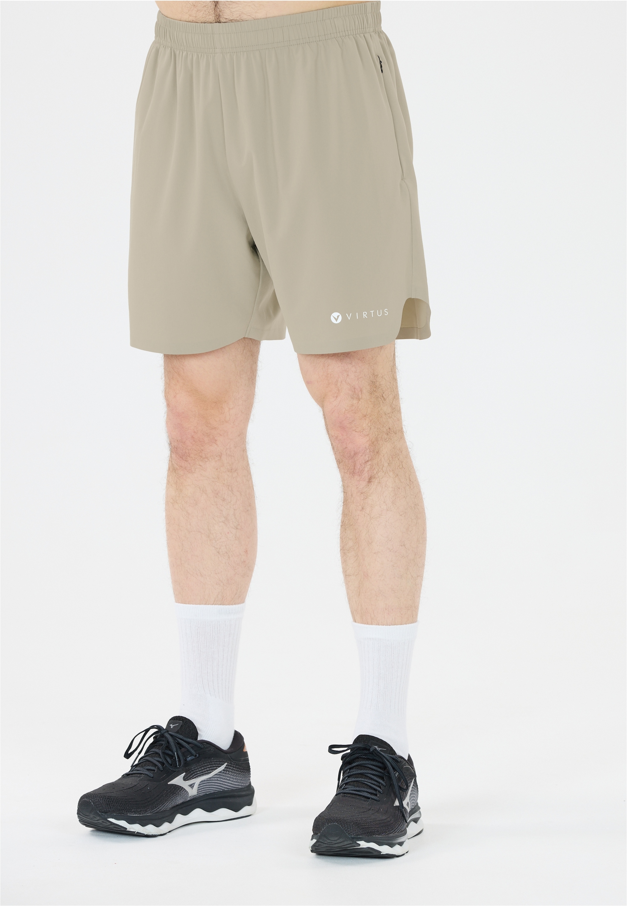Virtus Shorts "Spier" mit feuchtigkeitsregulierenden Eigenschaften
