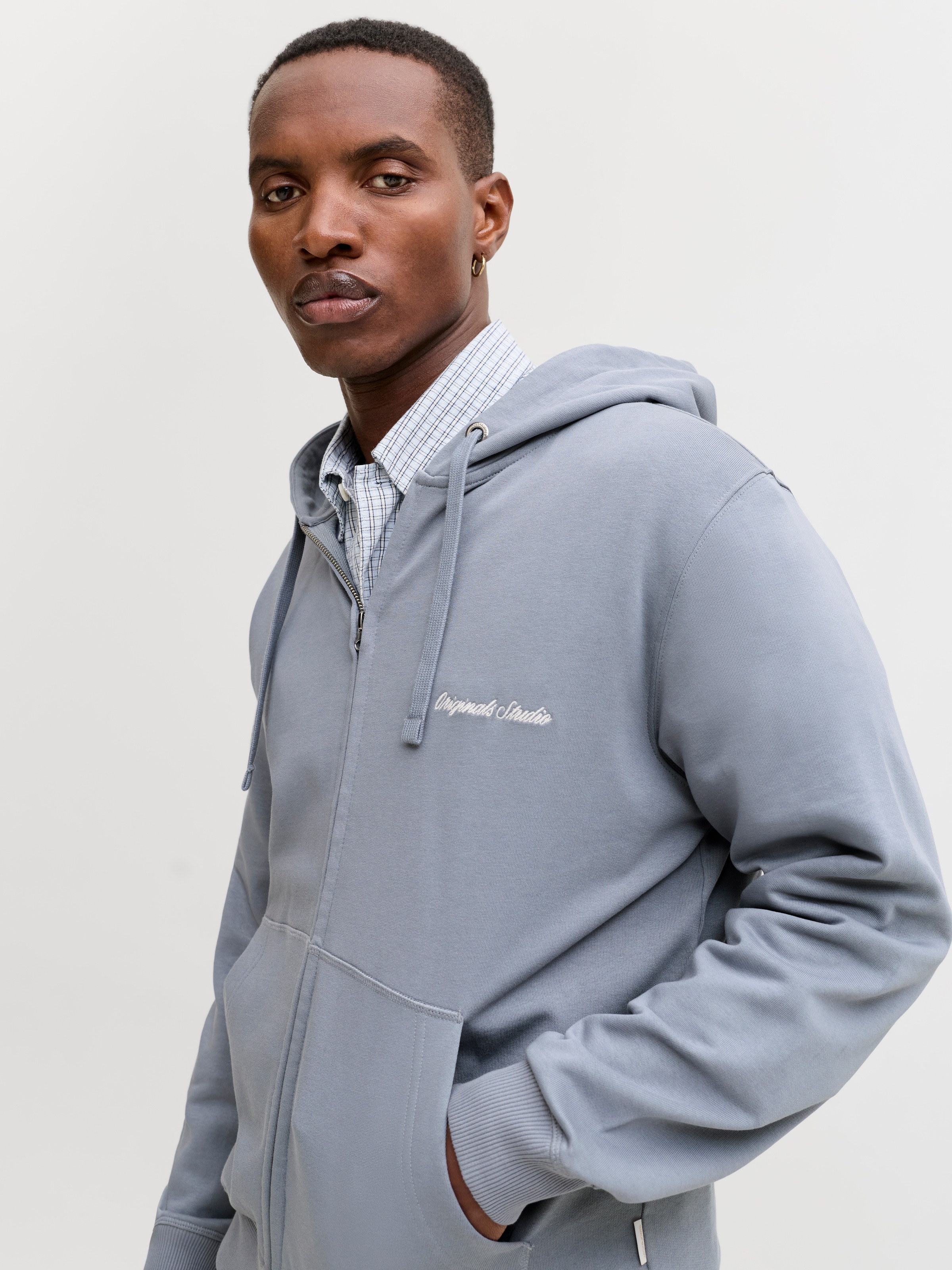 Jack & Jones Kapuzensweatshirt »JORNORREBRO EMB SWEAT ZIP HOOD NOOS«, mit Stickerei
