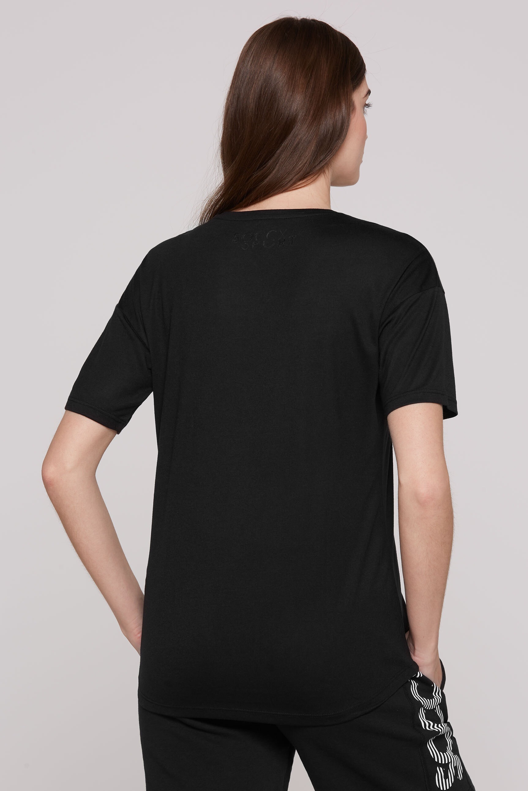 SOCCX Rundhalsshirt, mit längerer Rückenpartie