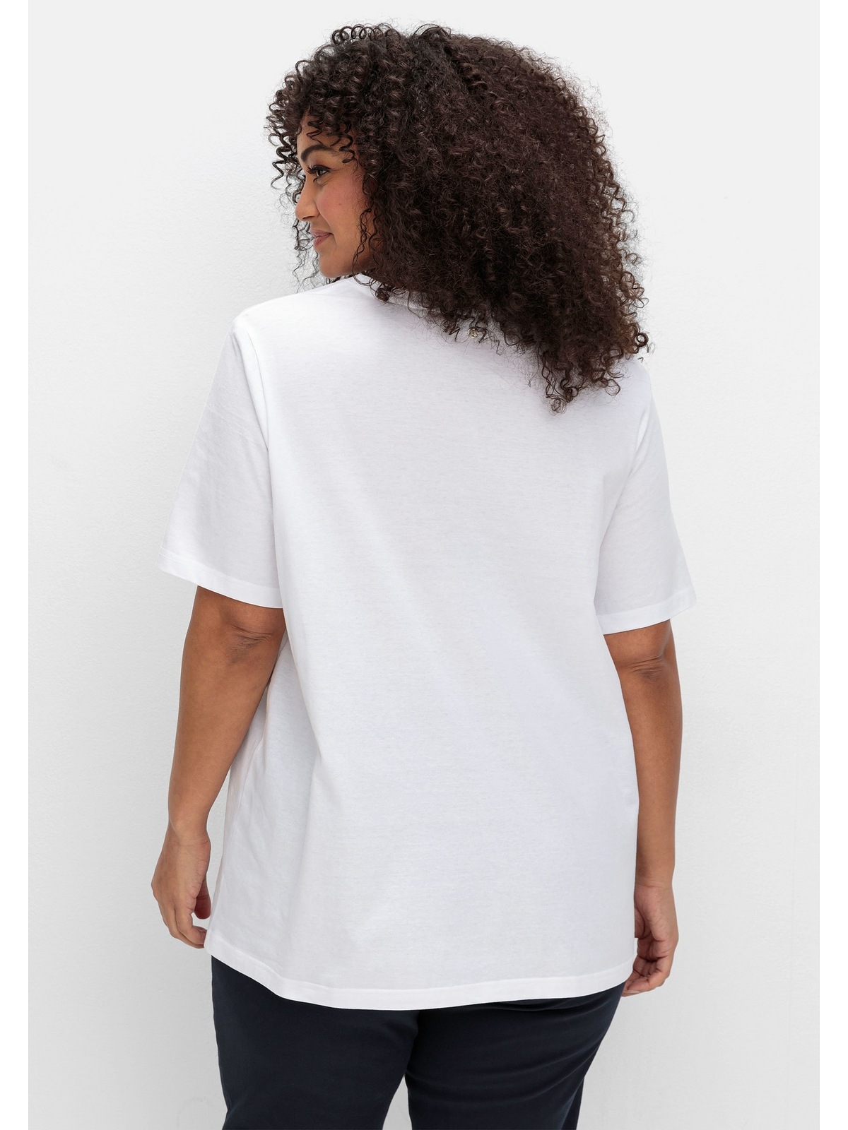 Sheego T-Shirt »Große Größen«, mit V-Ausschnitt, aus leichtem Jersey