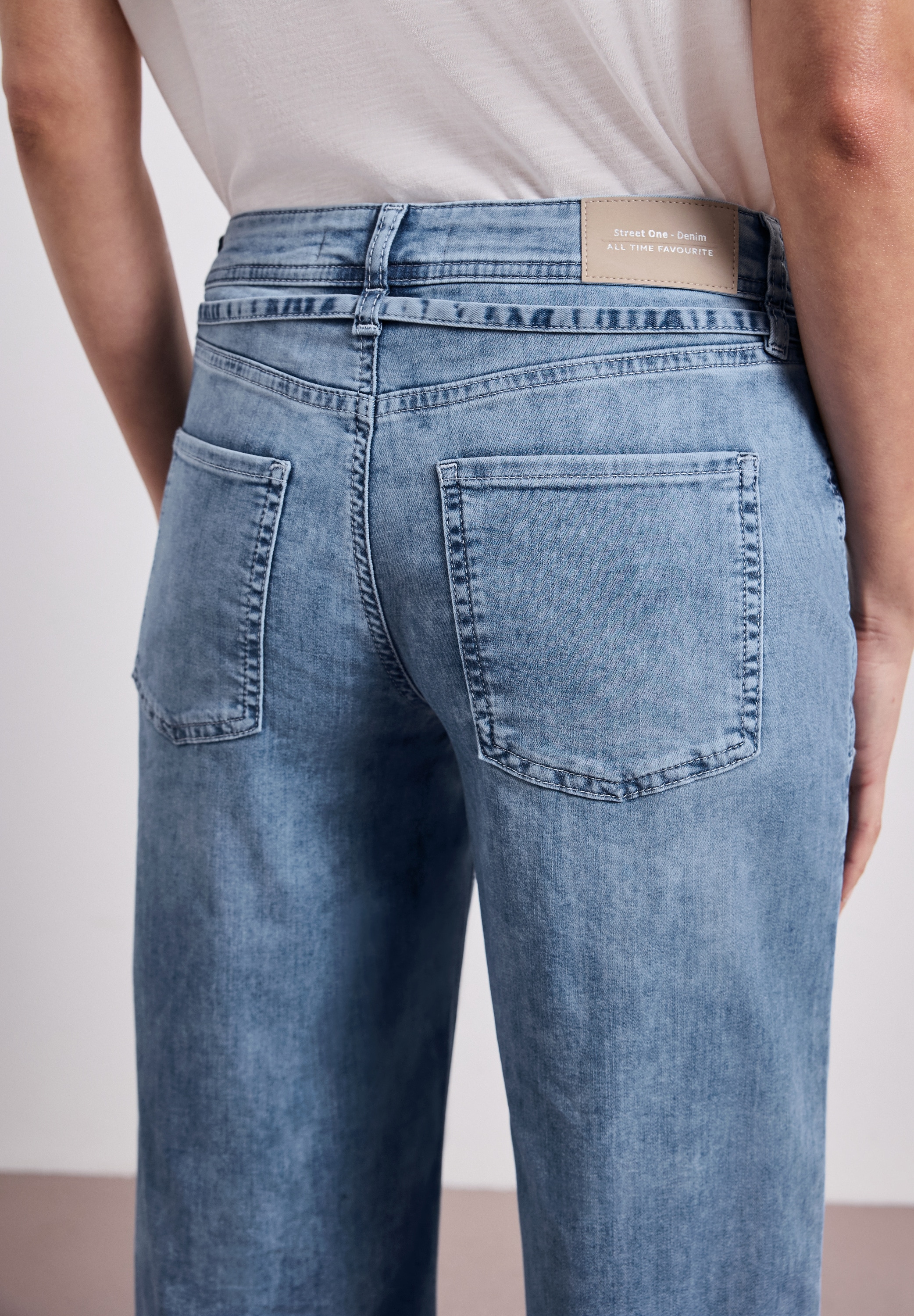 STREET ONE Loose-fit-Jeans »Style Emee« mit Jeans-Band-Detail
