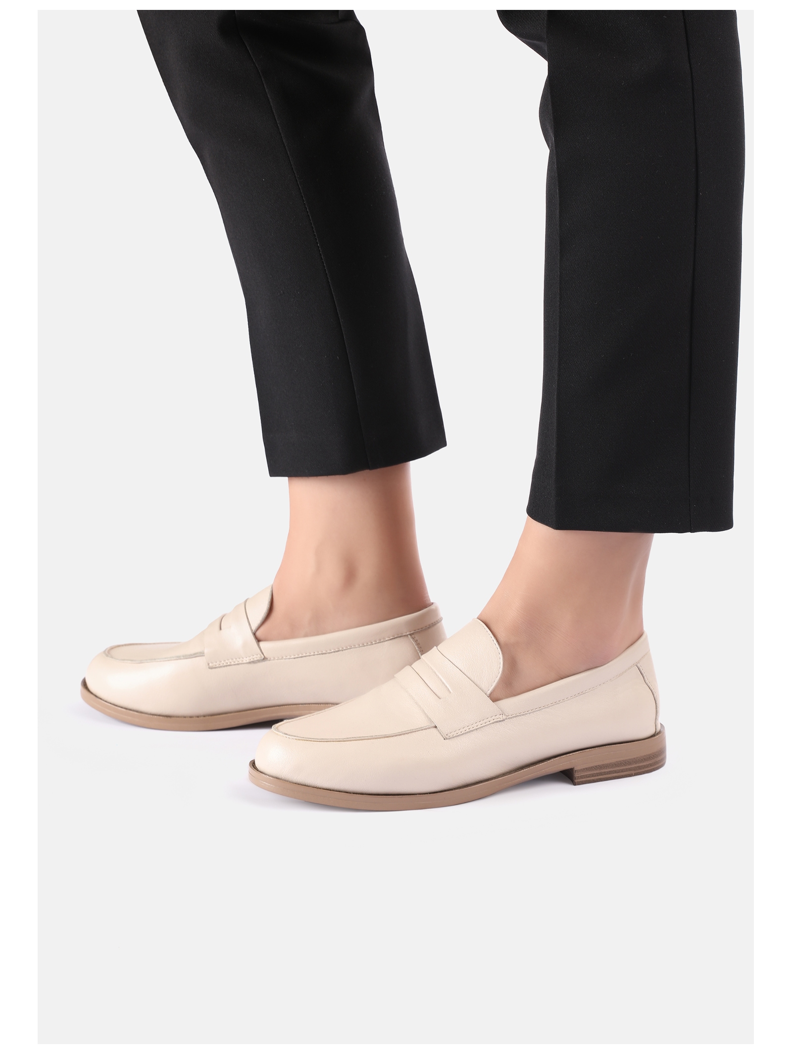 INUOVO Slipper »INUOVO Slipper Leder«