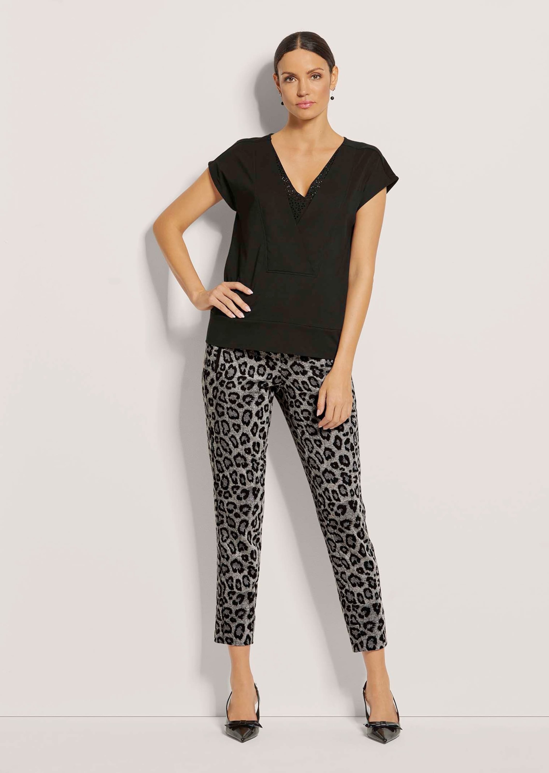 Thumbnail - MADELEINE Kurzarmshirt "Shirt Ärmelloses Shirt mit Strass-Steinen"