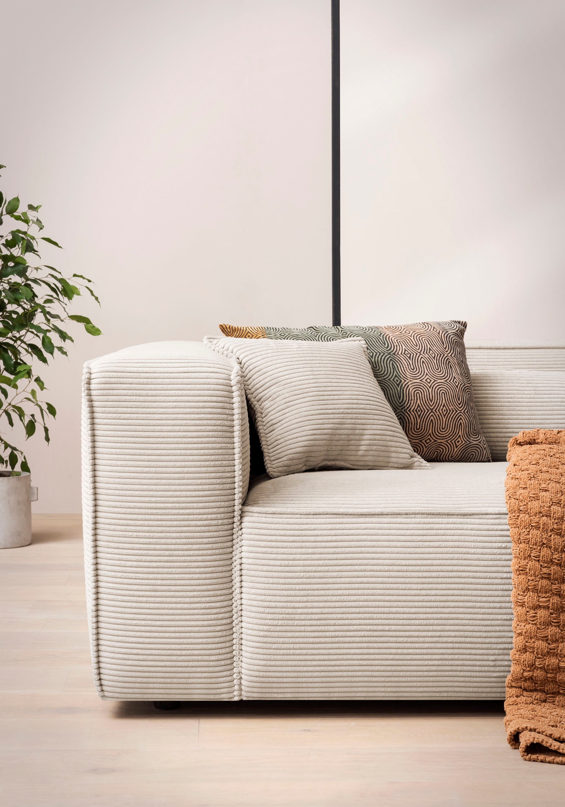 LeGer Home by Lena Gercke Ecksofa »PIARA XXL, Big-Sofa in Cord oder Leinenoptik, L-Form, mit Kedernaht«, wahlweise Ottomane rechts/links, schwarze Füße, extra tiefe Sitzfläche