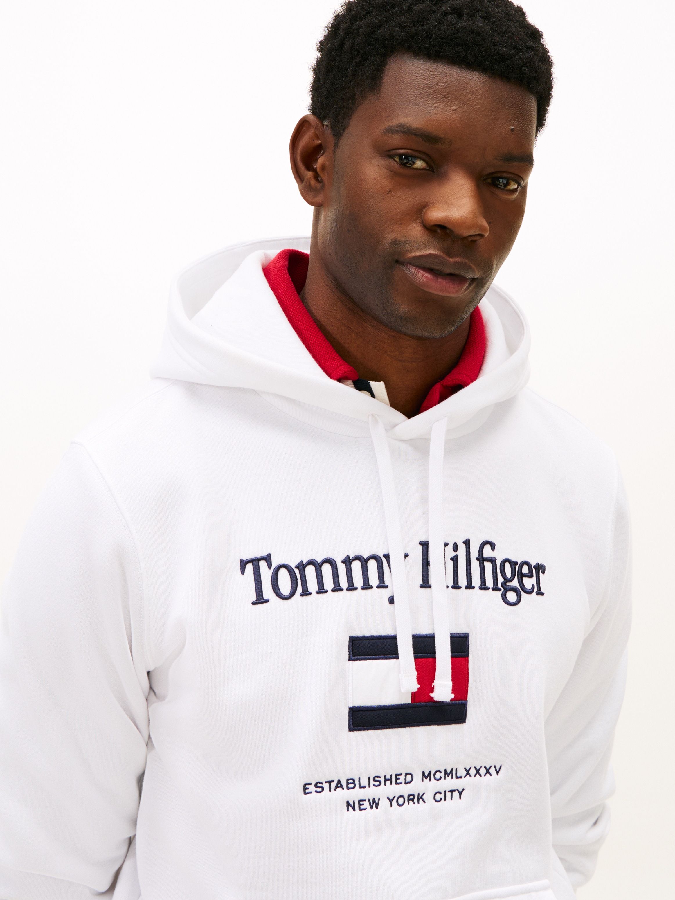 Tommy Hilfiger Hoodie "TOMMY EMBRO FLAG", normale Passform, Stickerei günstig online kaufen