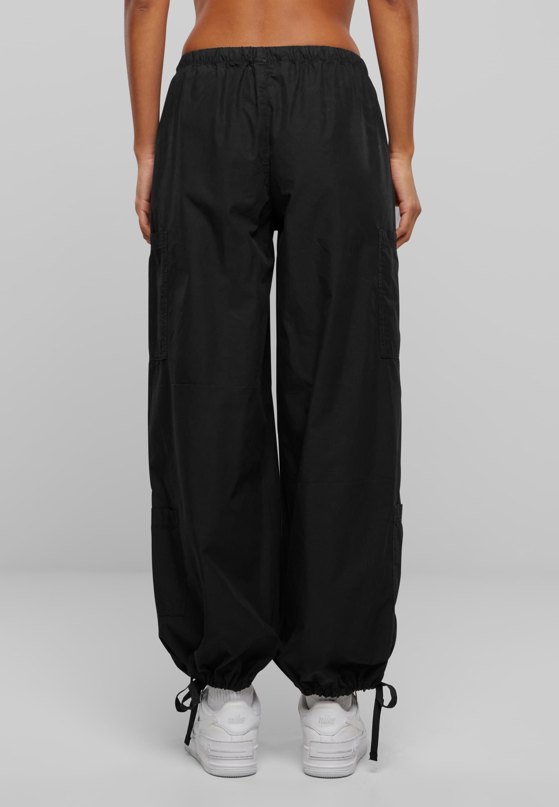 URBAN CLASSICS Cargohose »Urban Classics Ladies Cotton Cargo Parashute Pants«, (1 tlg.)