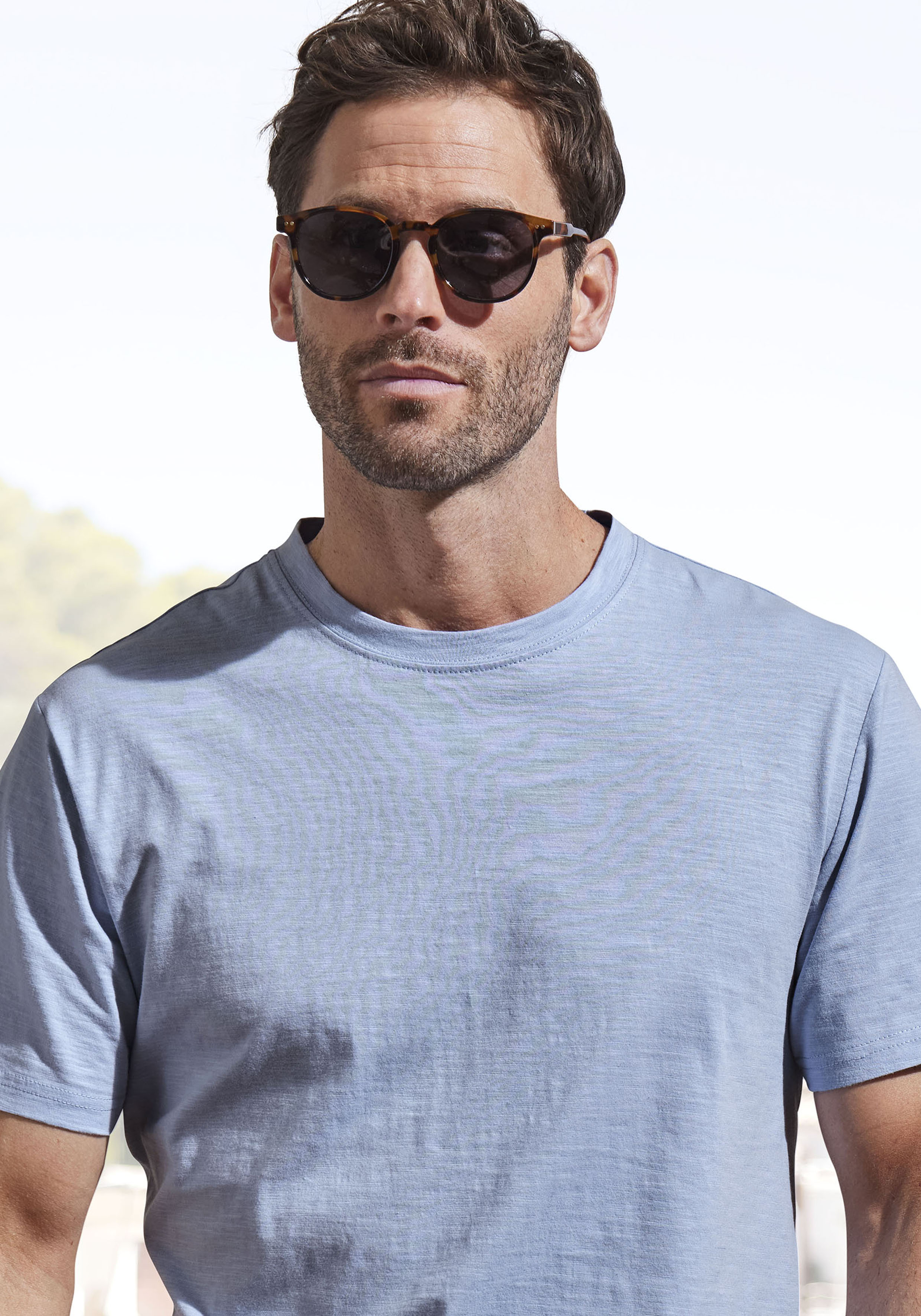 Thumbnail - John Devin T-Shirt "mit Slub-Garn Struktur" aus leichter, strukturierter Baumwollqualität