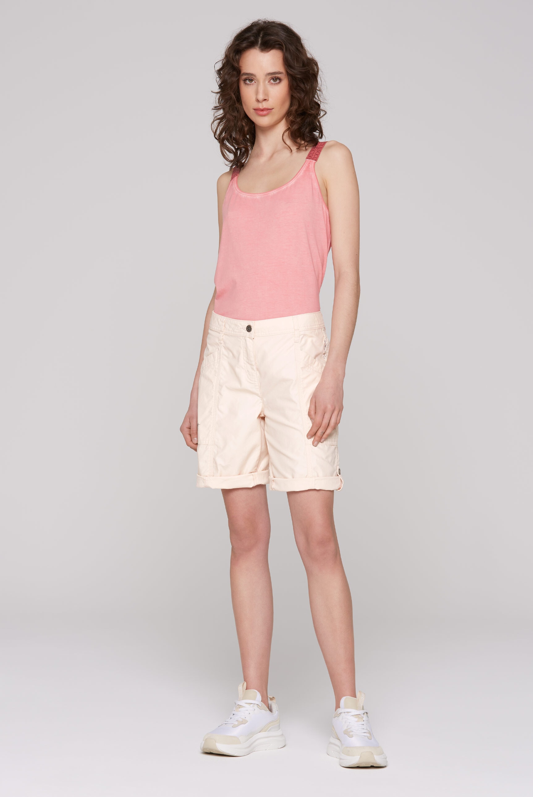 SOCCX Shorts, Krempelsaum mit Druckknopfriegel
