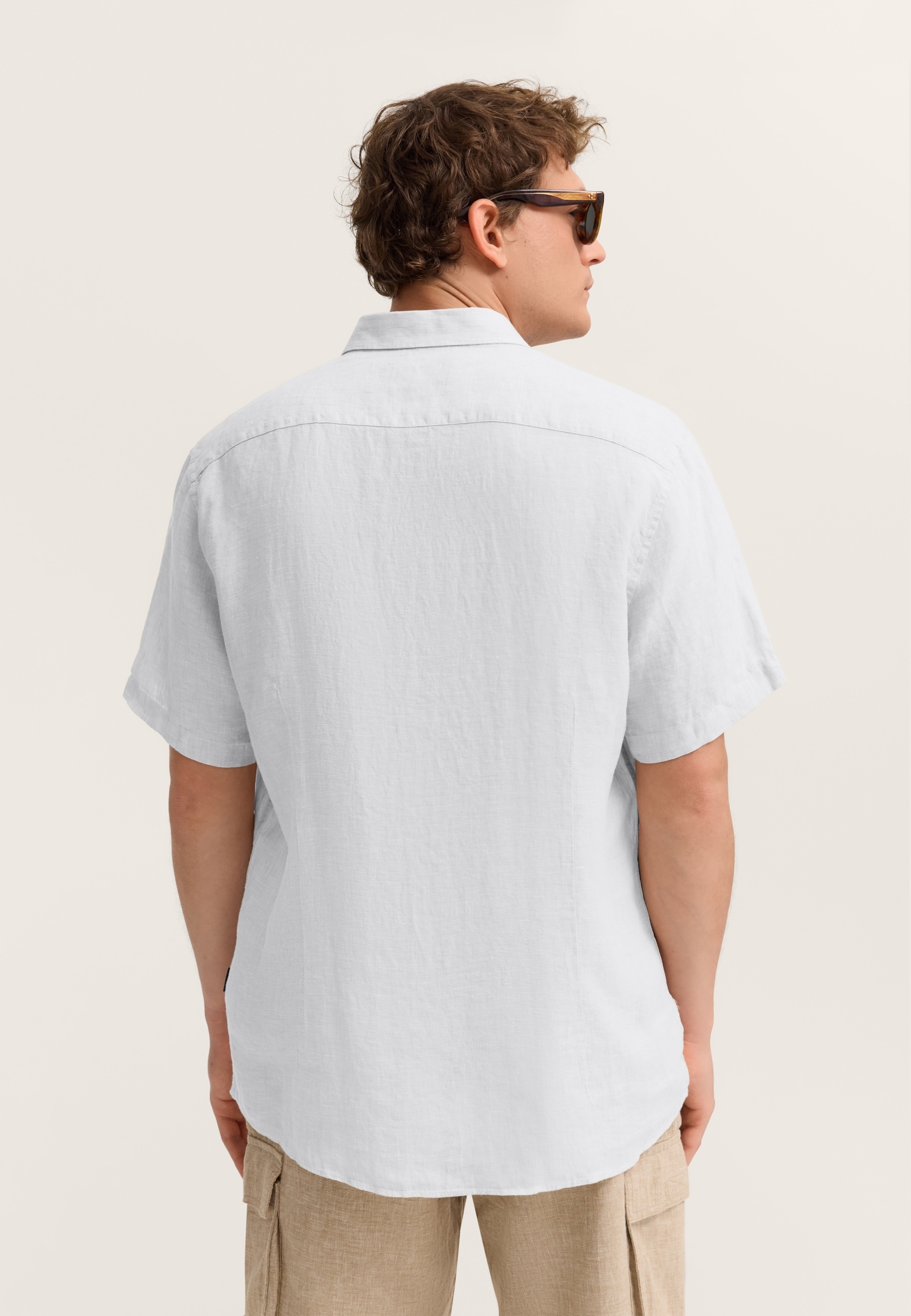 bugatti Kurzarmhemd Modern Fit aus Leinen mit Button-Down-Kragen
