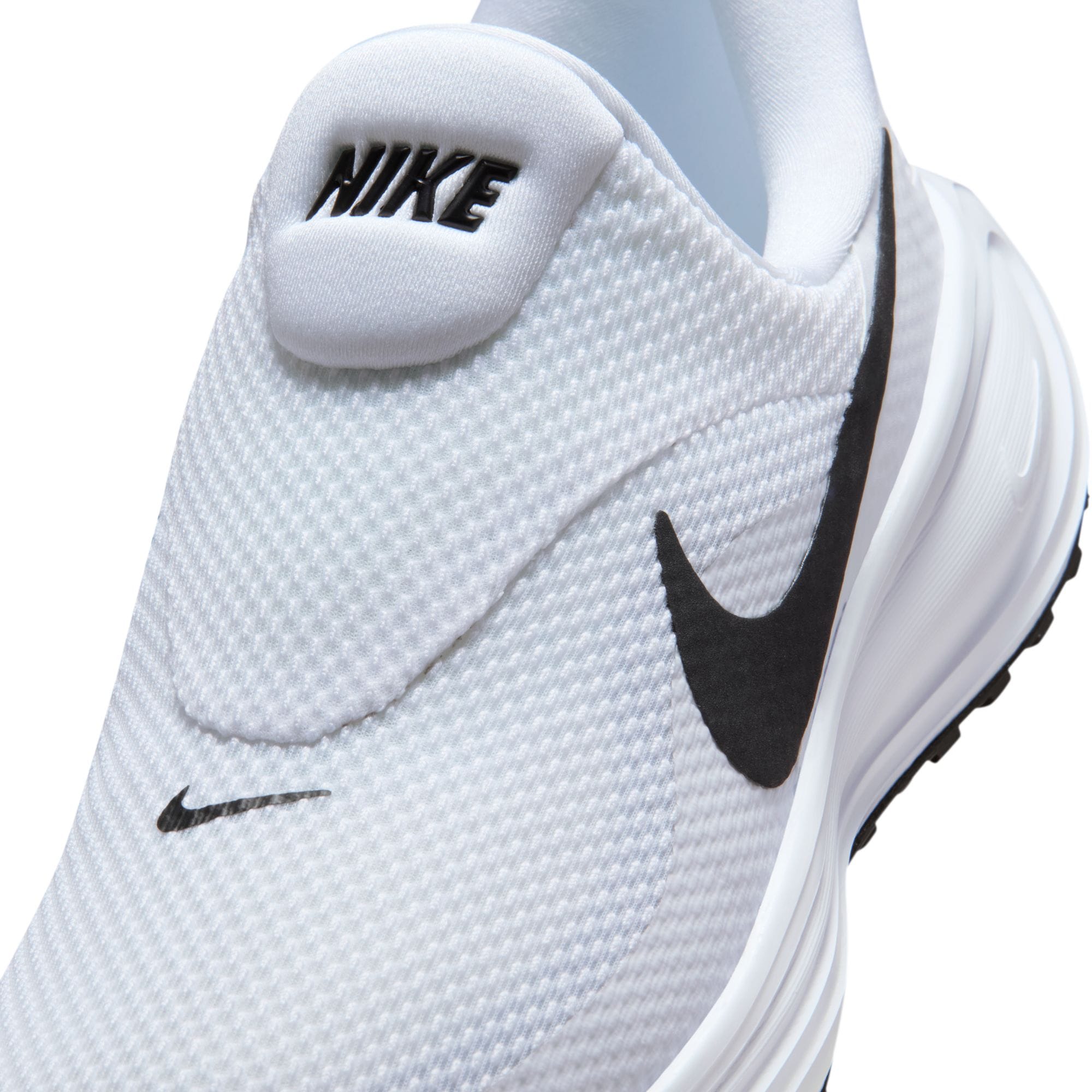 Nike Laufschuh »Nike Revolution 8 EasyOn«  leichtes An- und Ausziehen durch EasyOn-Technologie