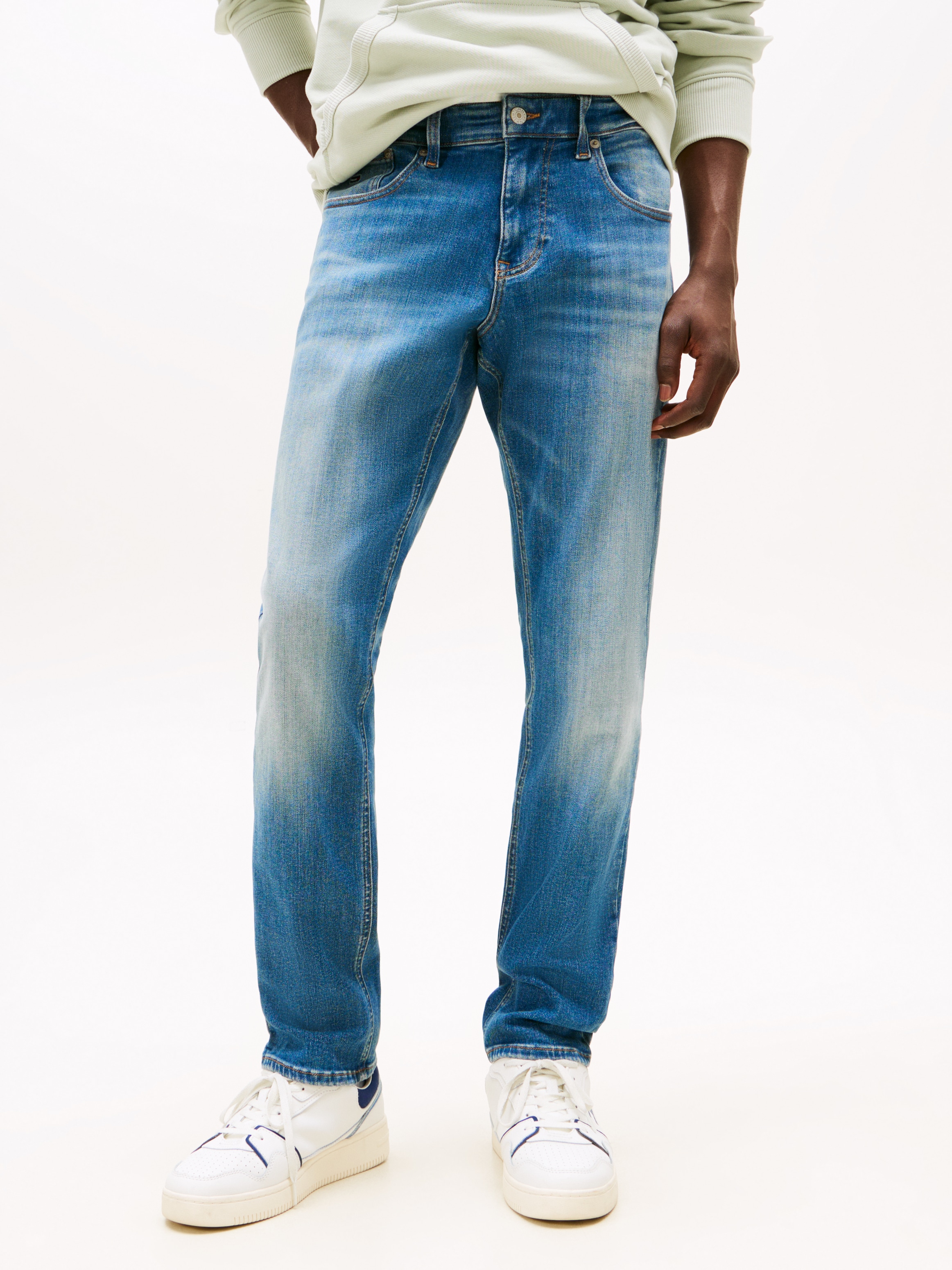 Tommy Jeans Gerade Jeans "SCANTON SLIM BI0234", Mit Markenlabel aus Leder h günstig online kaufen
