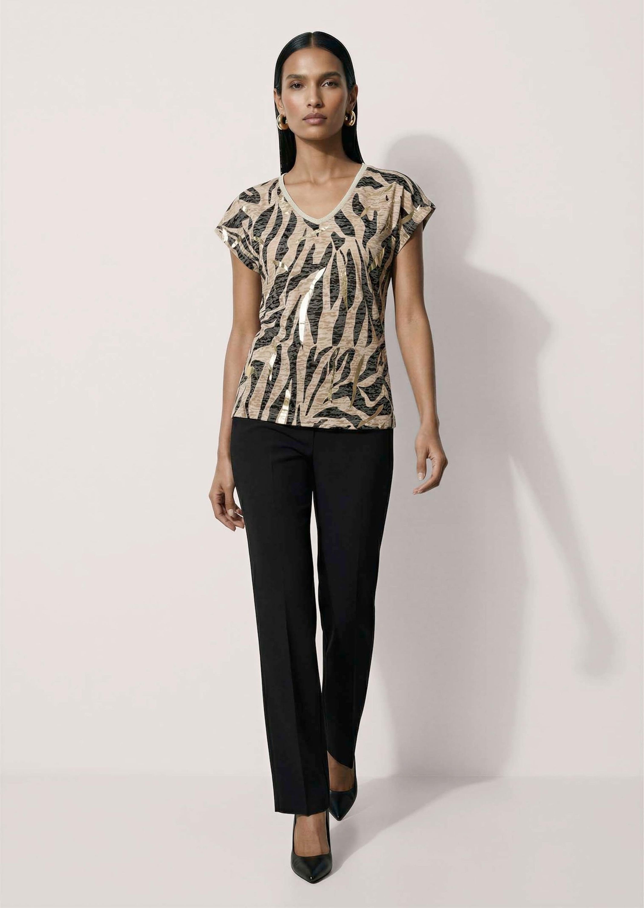MADELEINE Kurzarmshirt »Shirt Animalprint-Shirt mit V-Ausschnitt«