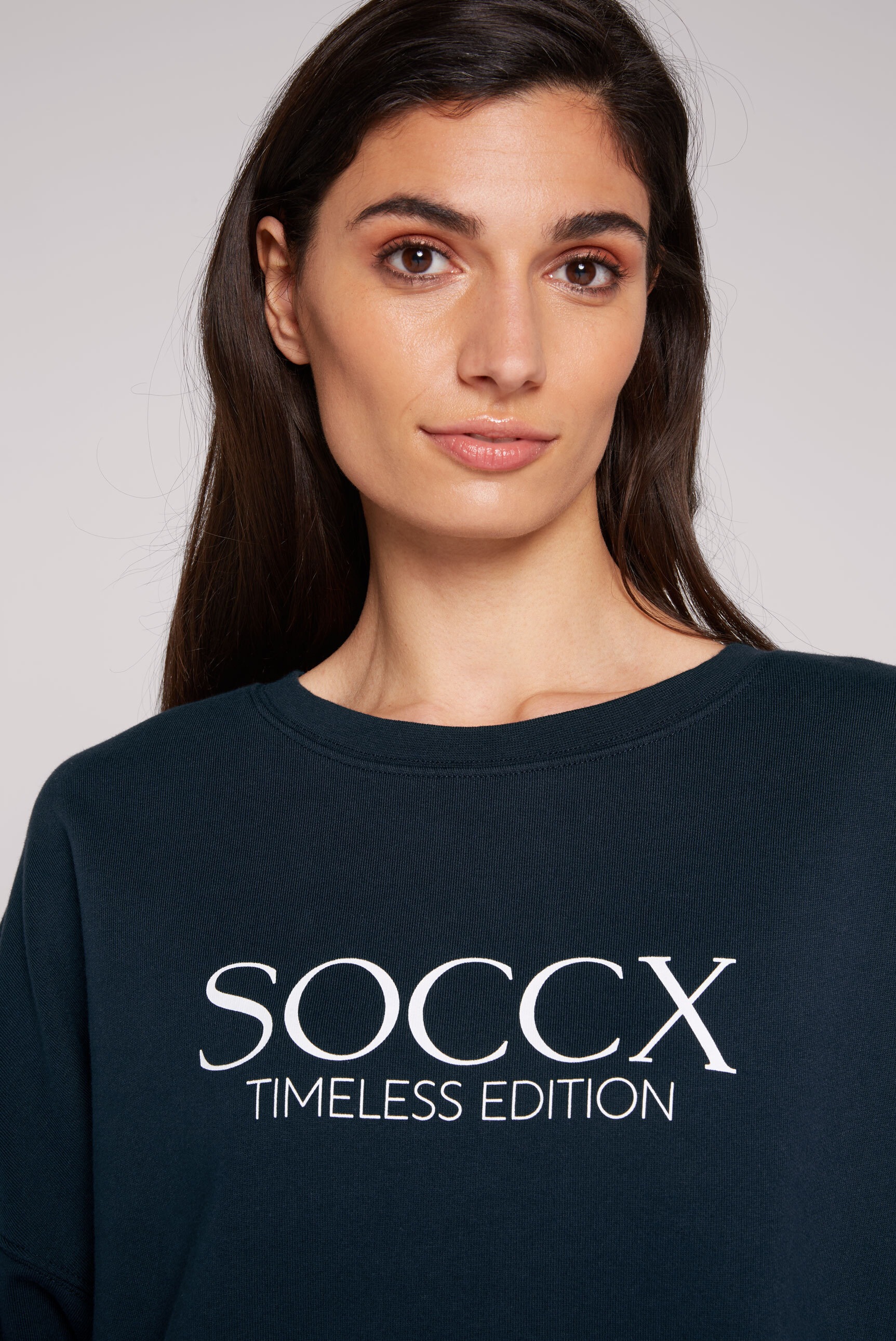 SOCCX Longsweatshirt, mit überschnittenen Schultern