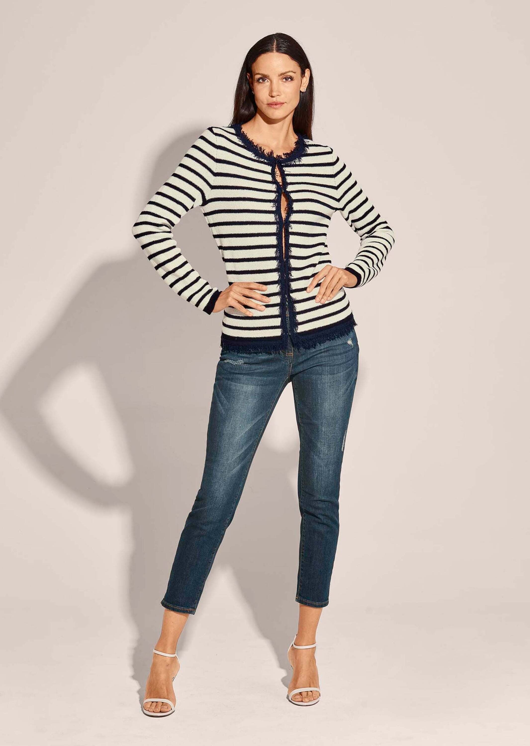 MADELEINE Strickjacke »Strickjacke Gestreifte Strickjacke in in Bouclé-Qualität«
