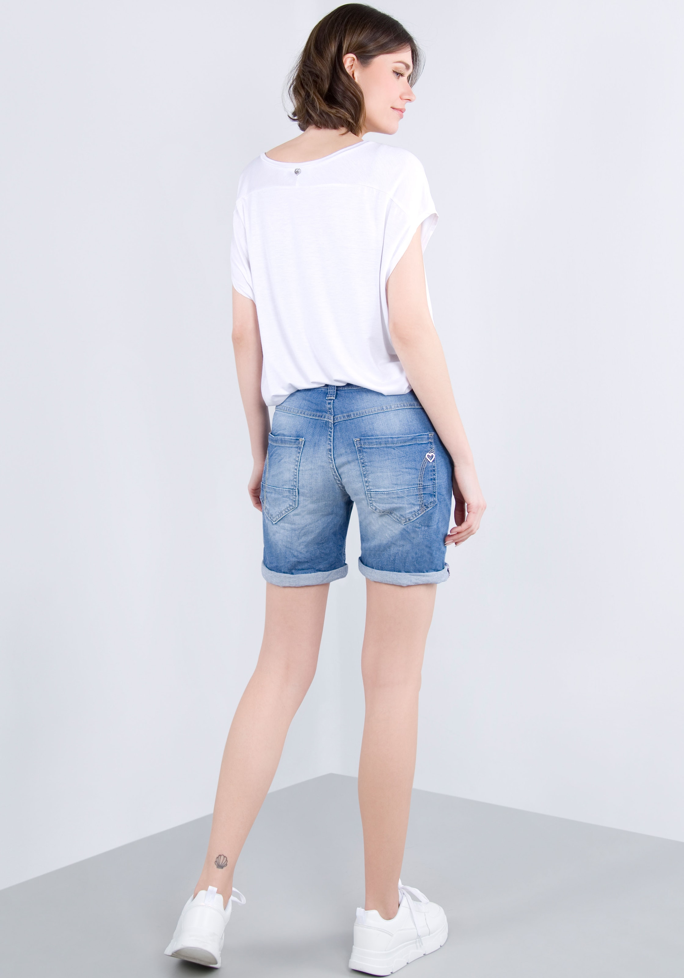 Please Jeans Shorts, mit sichtbarer Knopfleiste