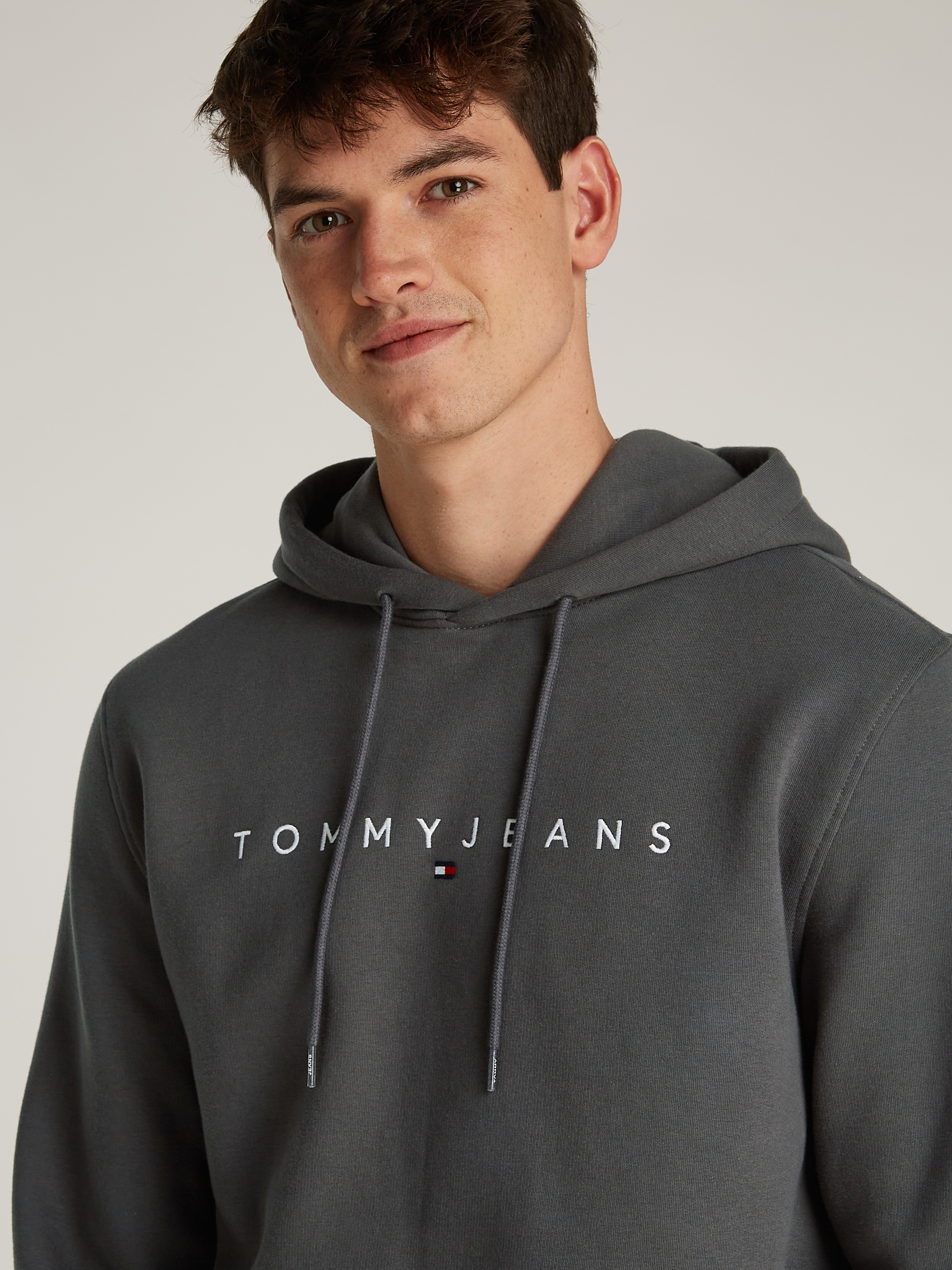 Tommy Jeans Plus Hoodie »TJM REG LINEAR LOGO HOODIE EXT«, in Große Größen, Logodruck