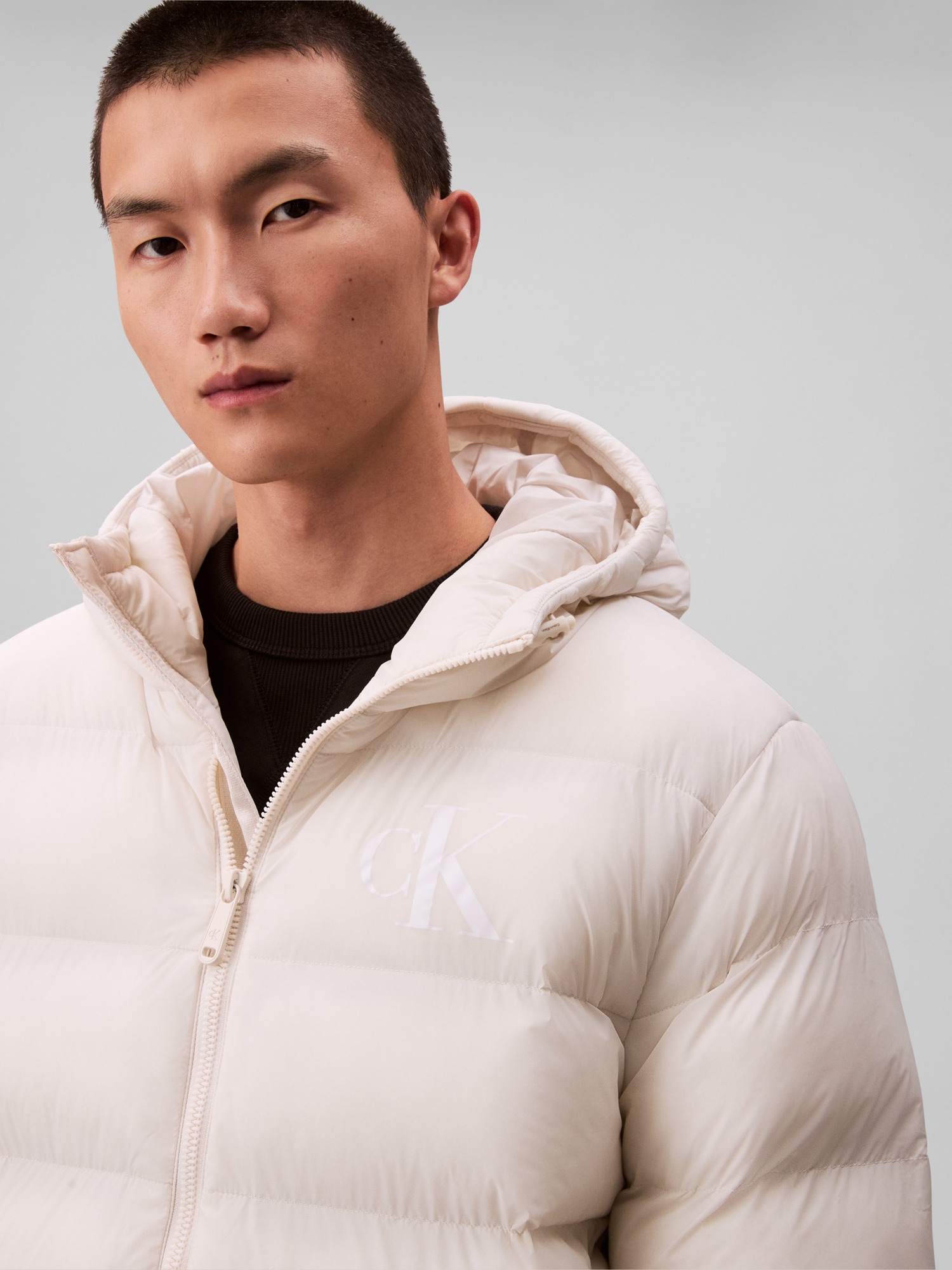 Calvin Klein Jeans Steppjacke »LS NYLON MONOGRAM PUFFER JKT«, ohne Kapuze, Mit Rundhalsausschnitt, regular fit