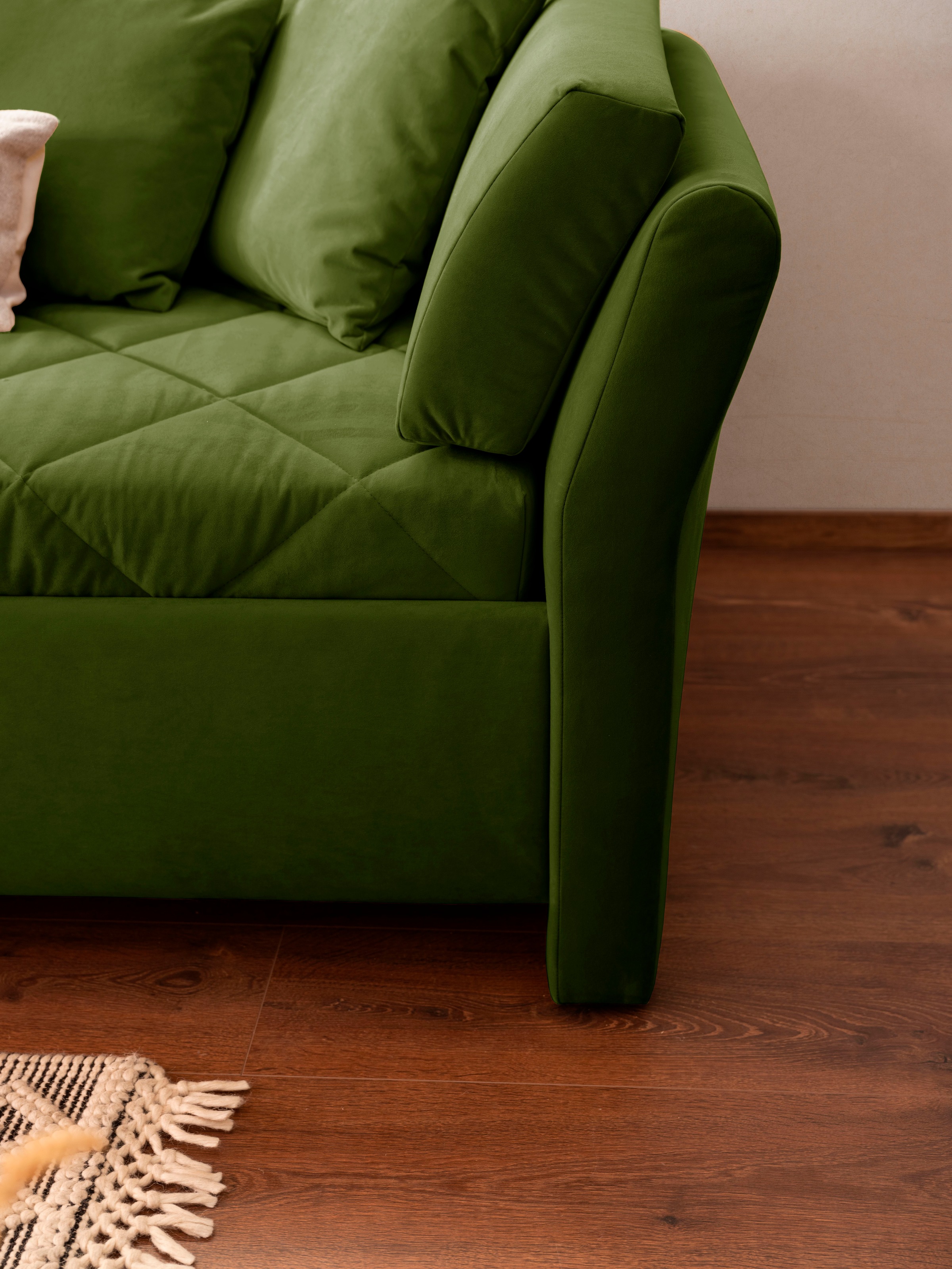 alina Schlafsofa »Lindsay«, Bettkasten, Zierkissen-Set aus: 2 Stk. 40x40cm, 1 Stk. 30x30cm