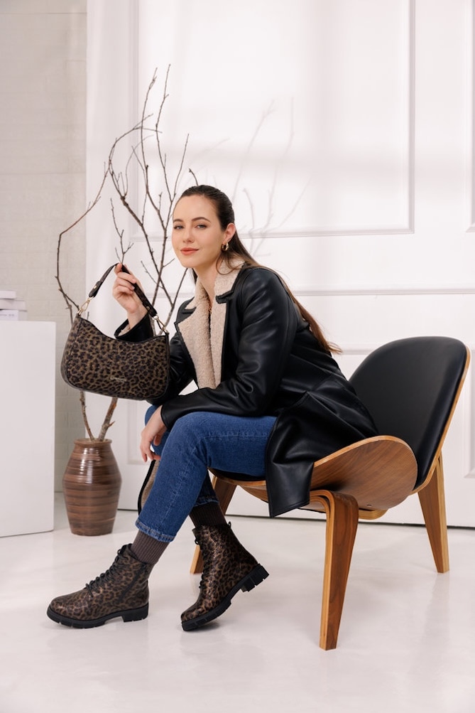 Remonte Umhängetasche, Damen Umhängetasche, Henkeltasche im trendigen Leo-Look