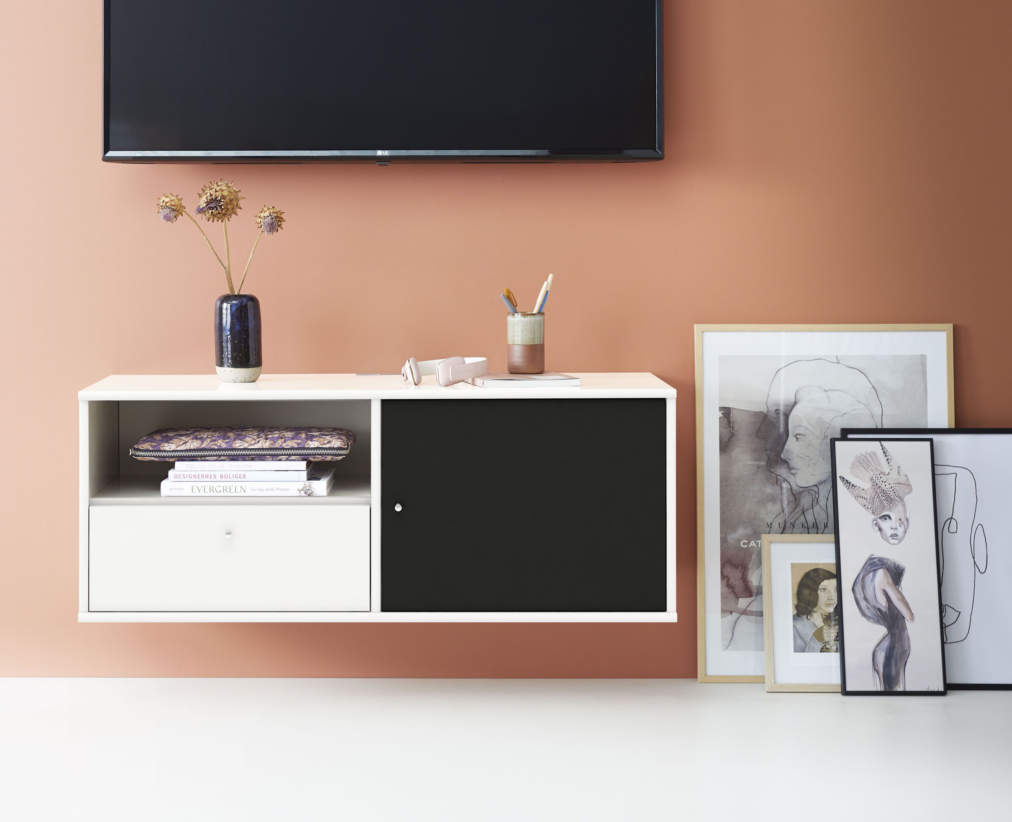 Hammel Furniture "Mistral Fernsehschrank, Medienmöbel, Hängend" mit Tür mit Akustikstoff, Kabeldurchführung, Lowboard, B: 108 cm