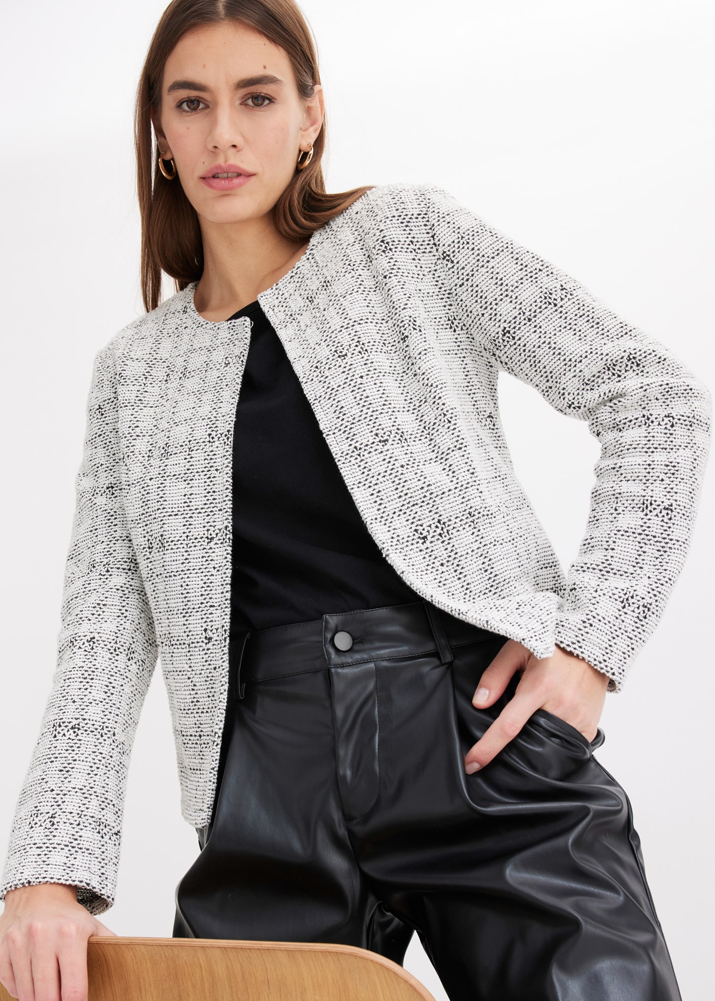 bonprix Strickjacke 1 lockere Passform, strukturierte Strickart, eleganter Stil