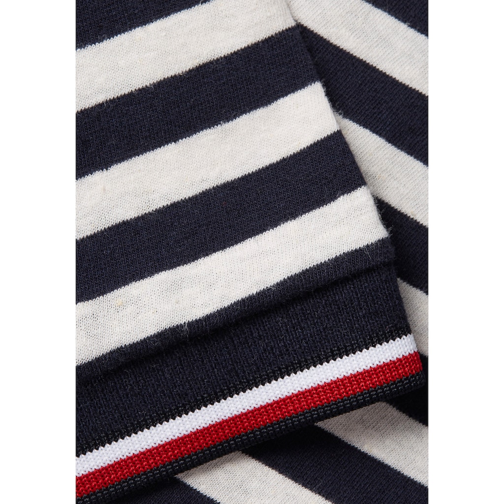 Tommy Hilfiger Rundhalsshirt »NATURAL TECH STRIPED TEE«, mit Ärmelabschlüssen in TH-Farben