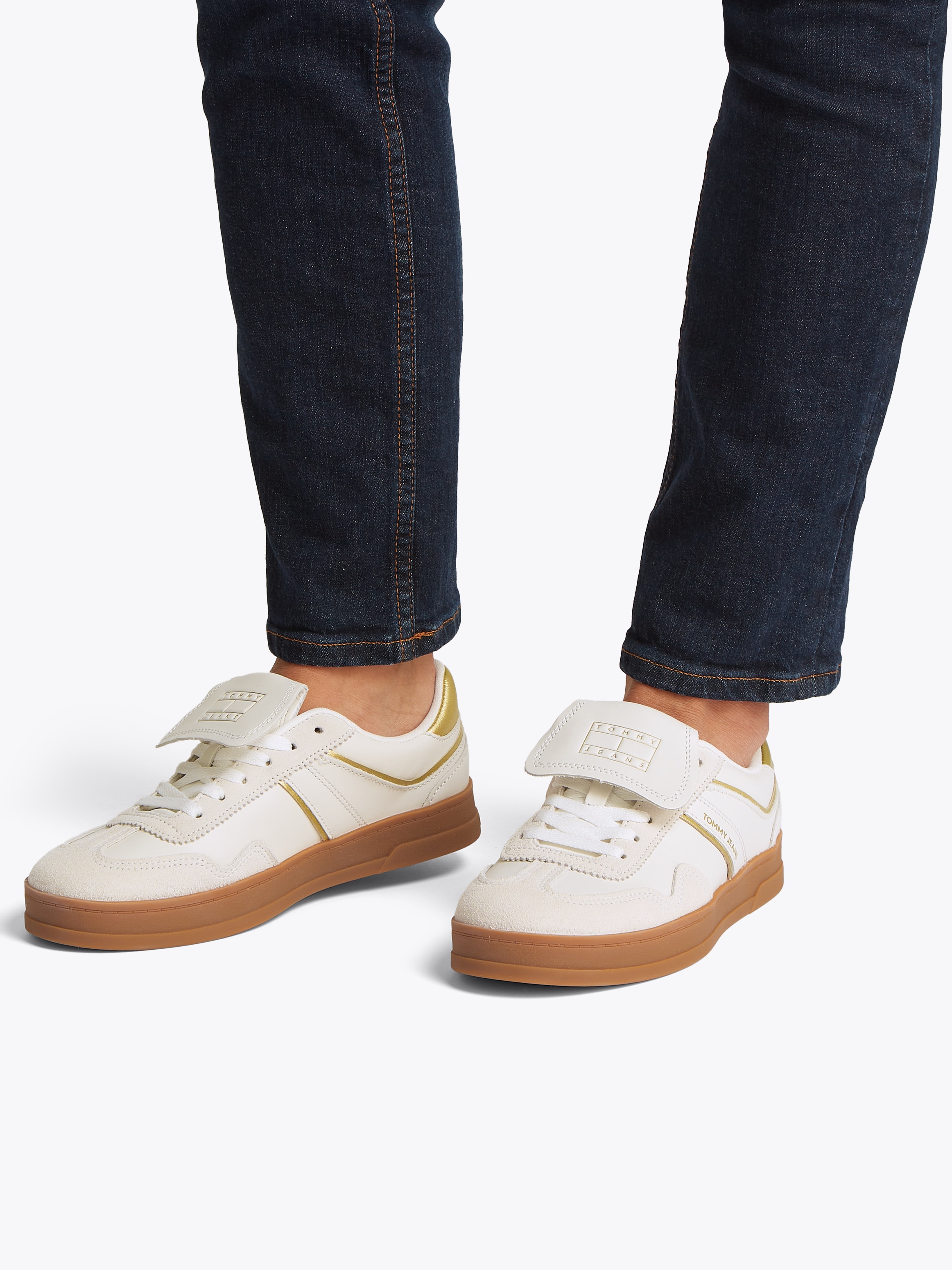 Tommy Jeans Plateausneaker »THE GREENWICH FLAP«, Freizeitschuh, Halbschuh, Schnürer mit Ziernähten