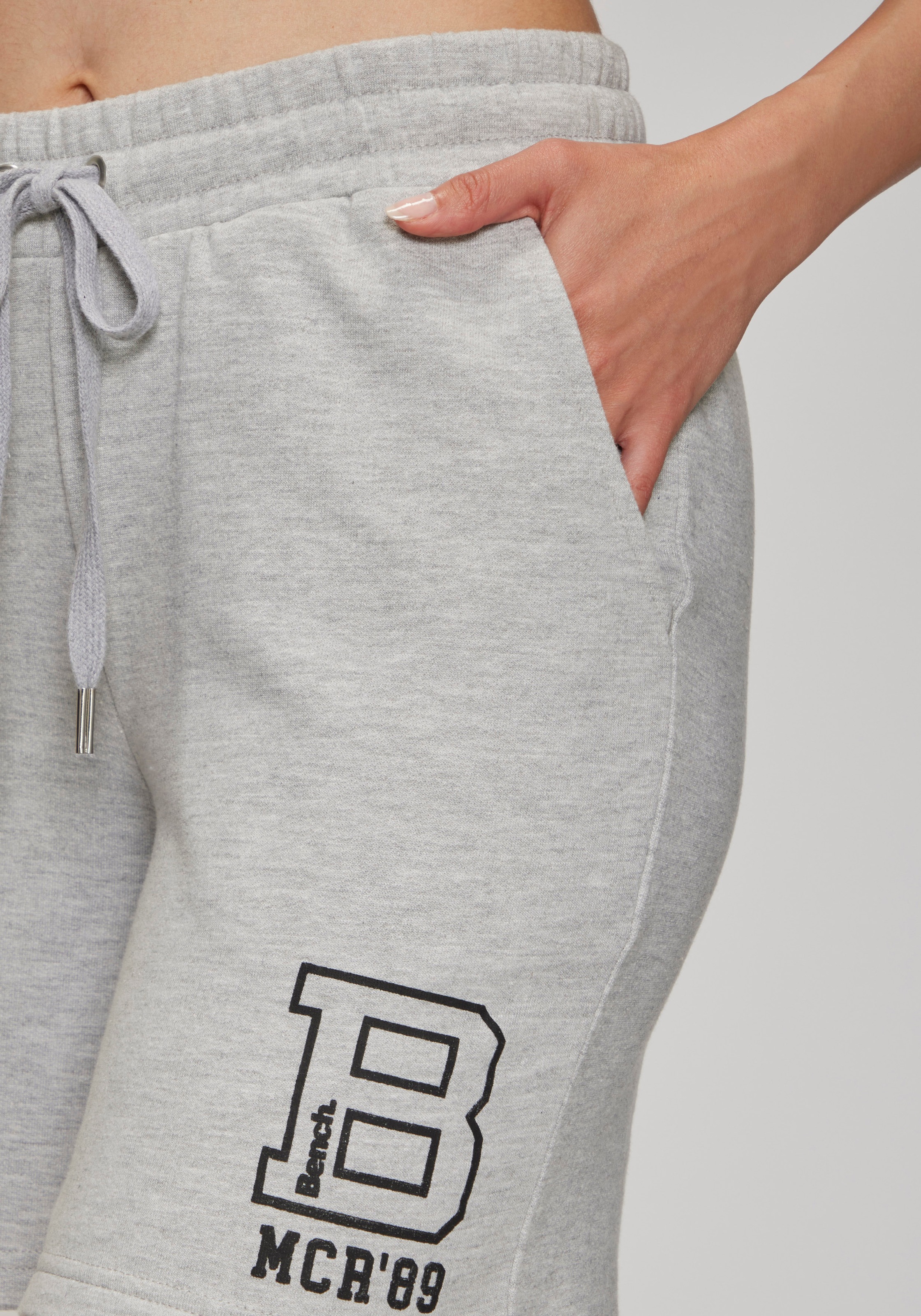 Bench. Loungewear Sweatshorts, in weich angerauter Sweatware